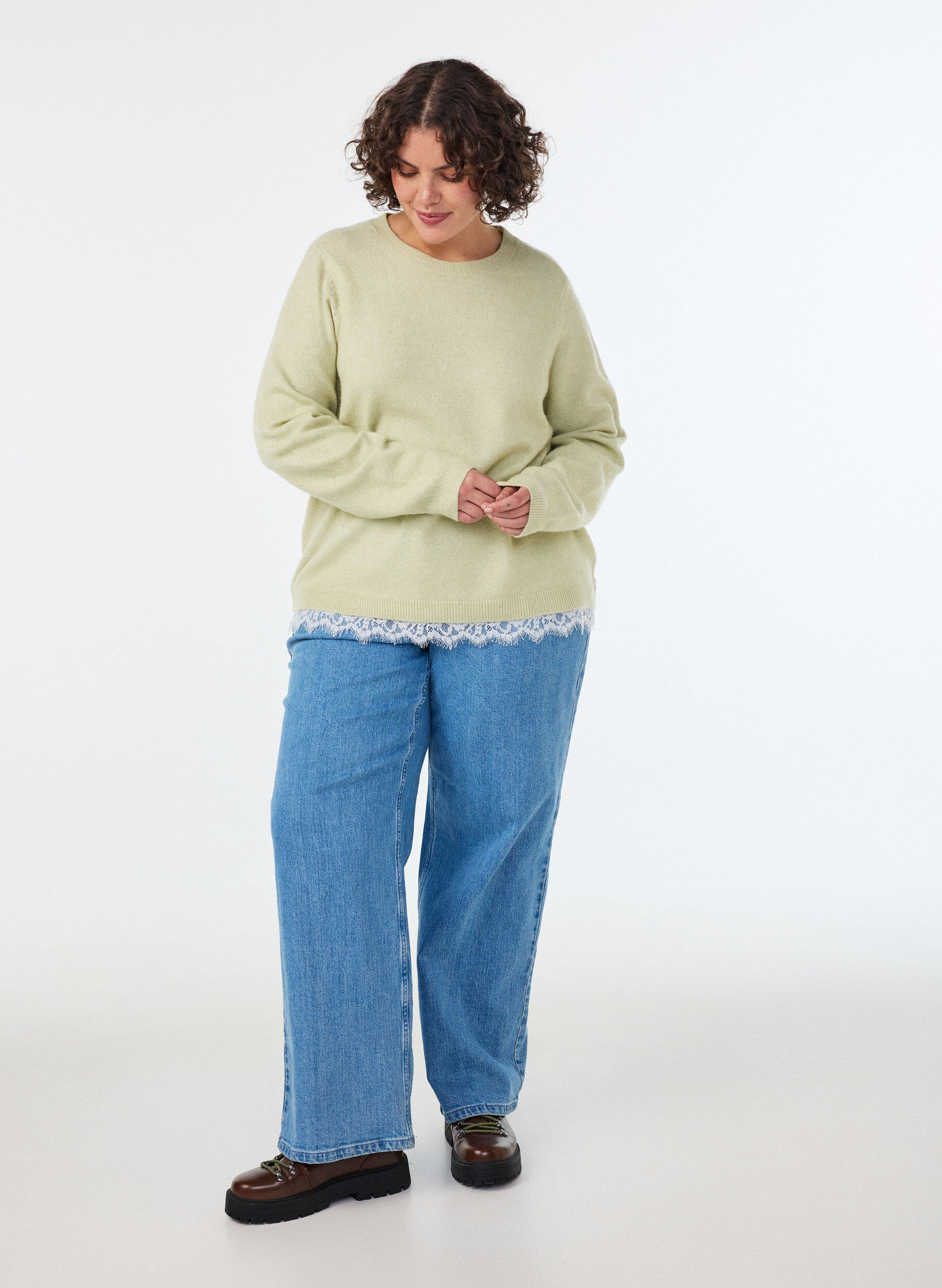 ZizziBlouse en maille avec bordure en dentelle &agrave; l'ourlet, Vert clair, Model image number 1