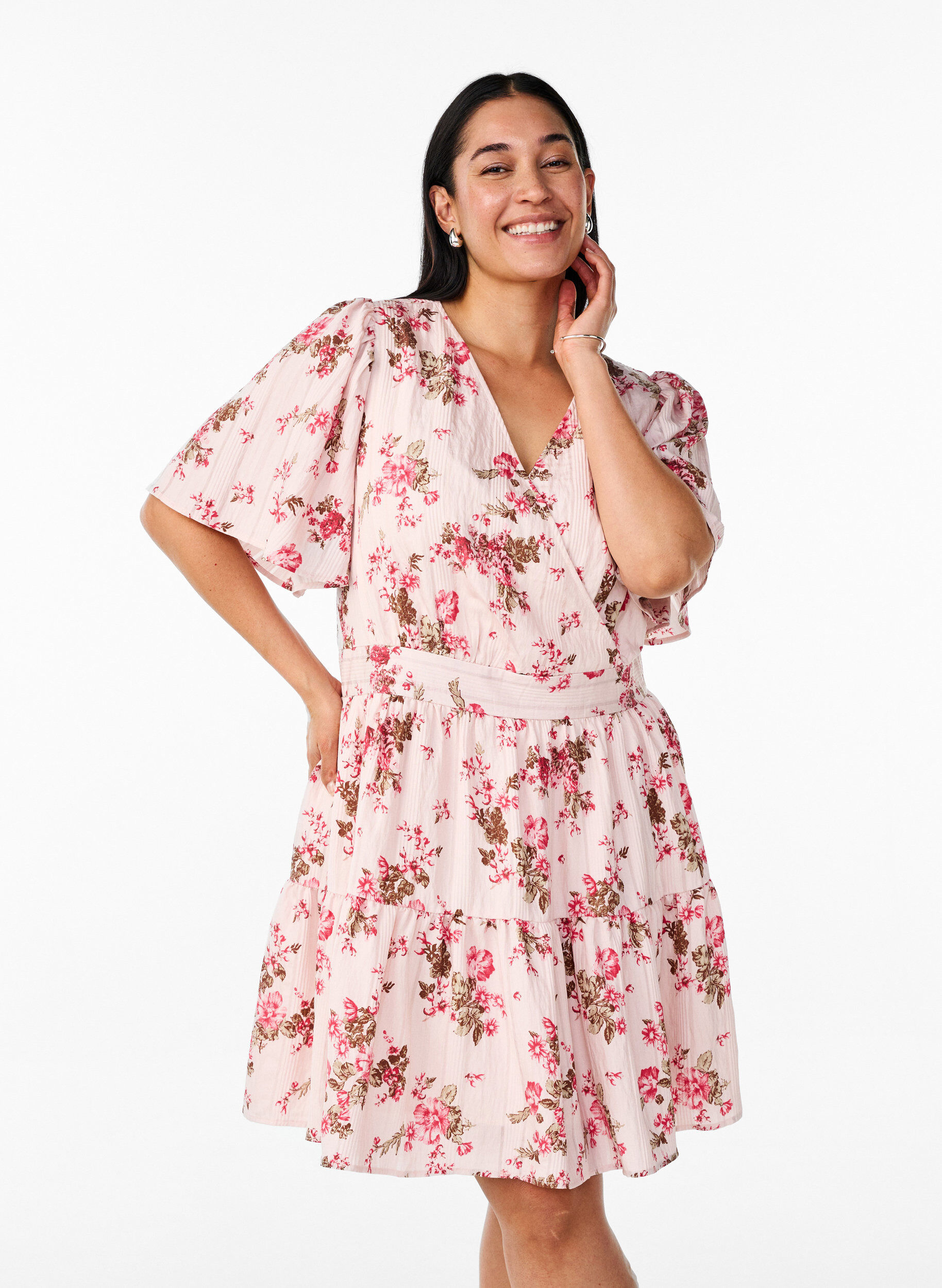 Zizzi Robe courte &agrave; imprim&eacute; floral et col en&nbsp;V, Rose, Model image number 0