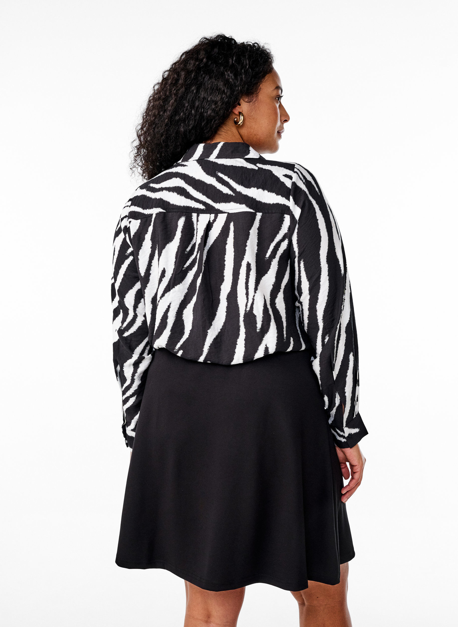 Zizzi Jupe patineuse en viscose, Noir, Model image number 1