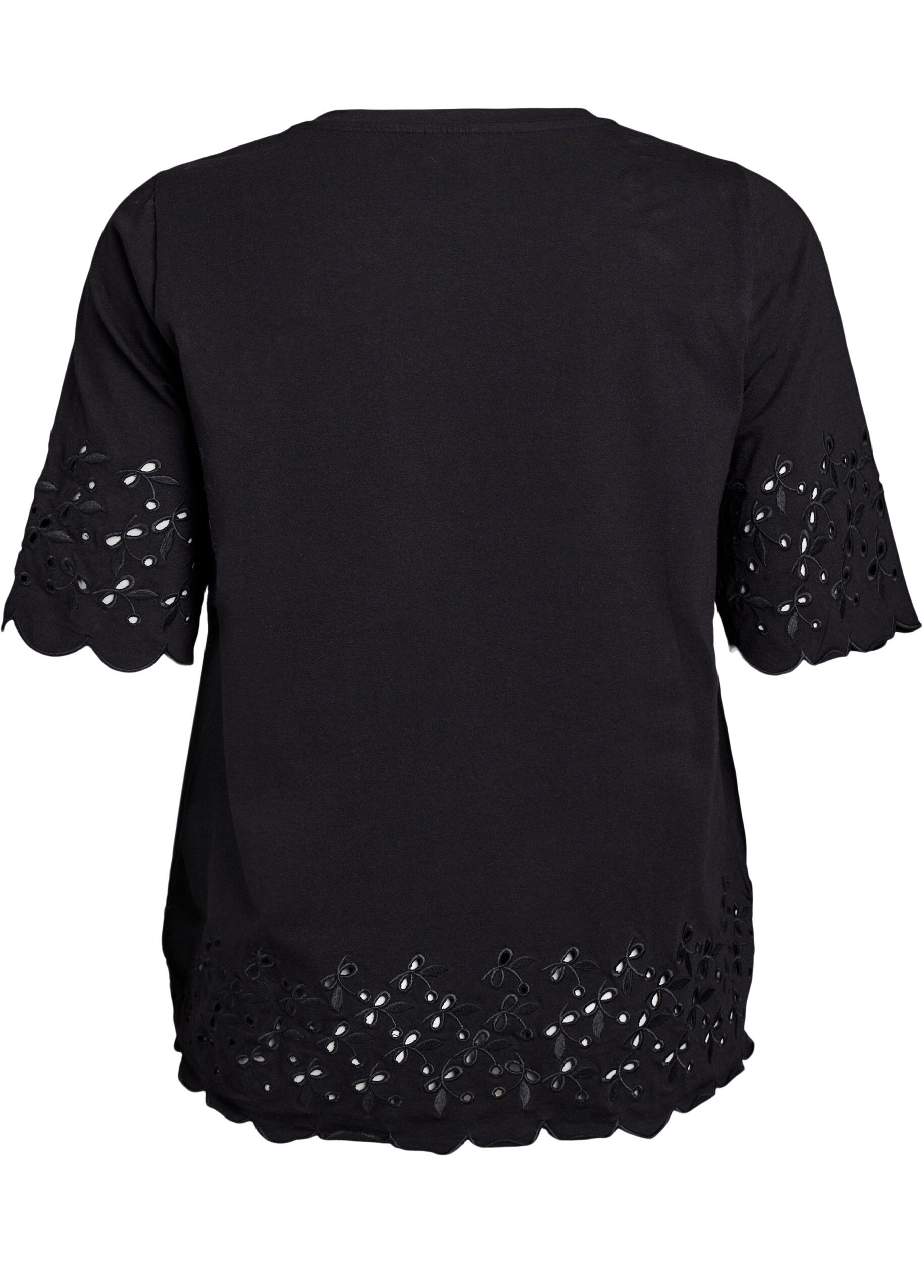 Zizzi T-shirt avec broderie anglaise et bords &eacute;chancr&eacute;s, Noir, Packshot image number 1