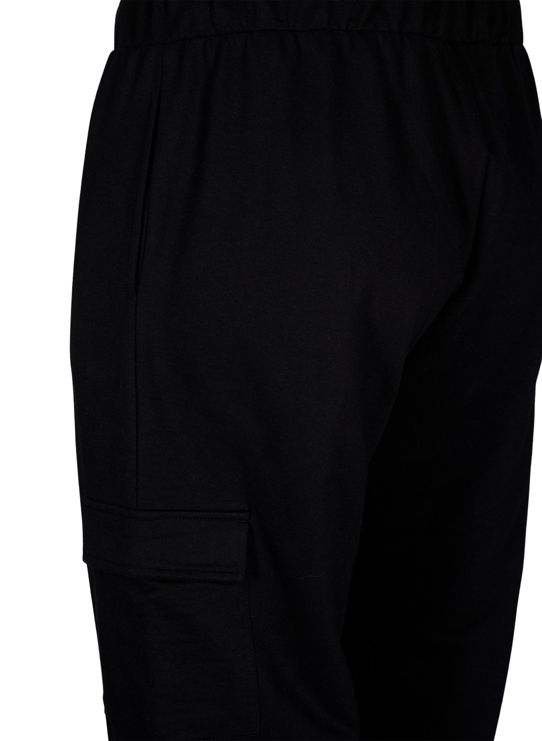 Zizzi Pantalon de surv&ecirc;tement avec poches cargo, Black, Packshot image number 3