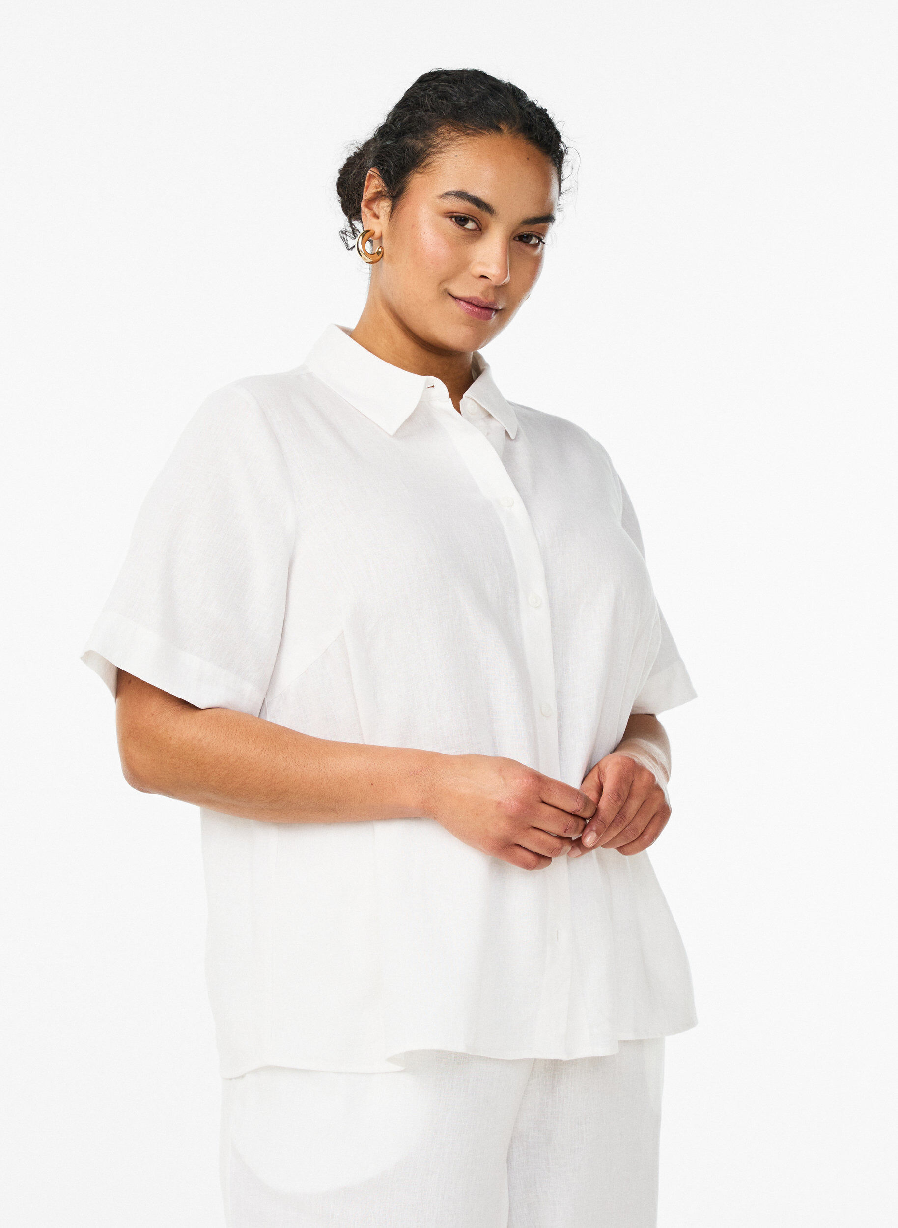 Zizzi Chemise &agrave; manches courtes en lin et viscose, Blanc, Model image number 0
