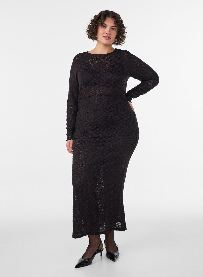 Blouse avec motif &agrave; &oelig;illets et manches longues, Noir, Model image number 1
