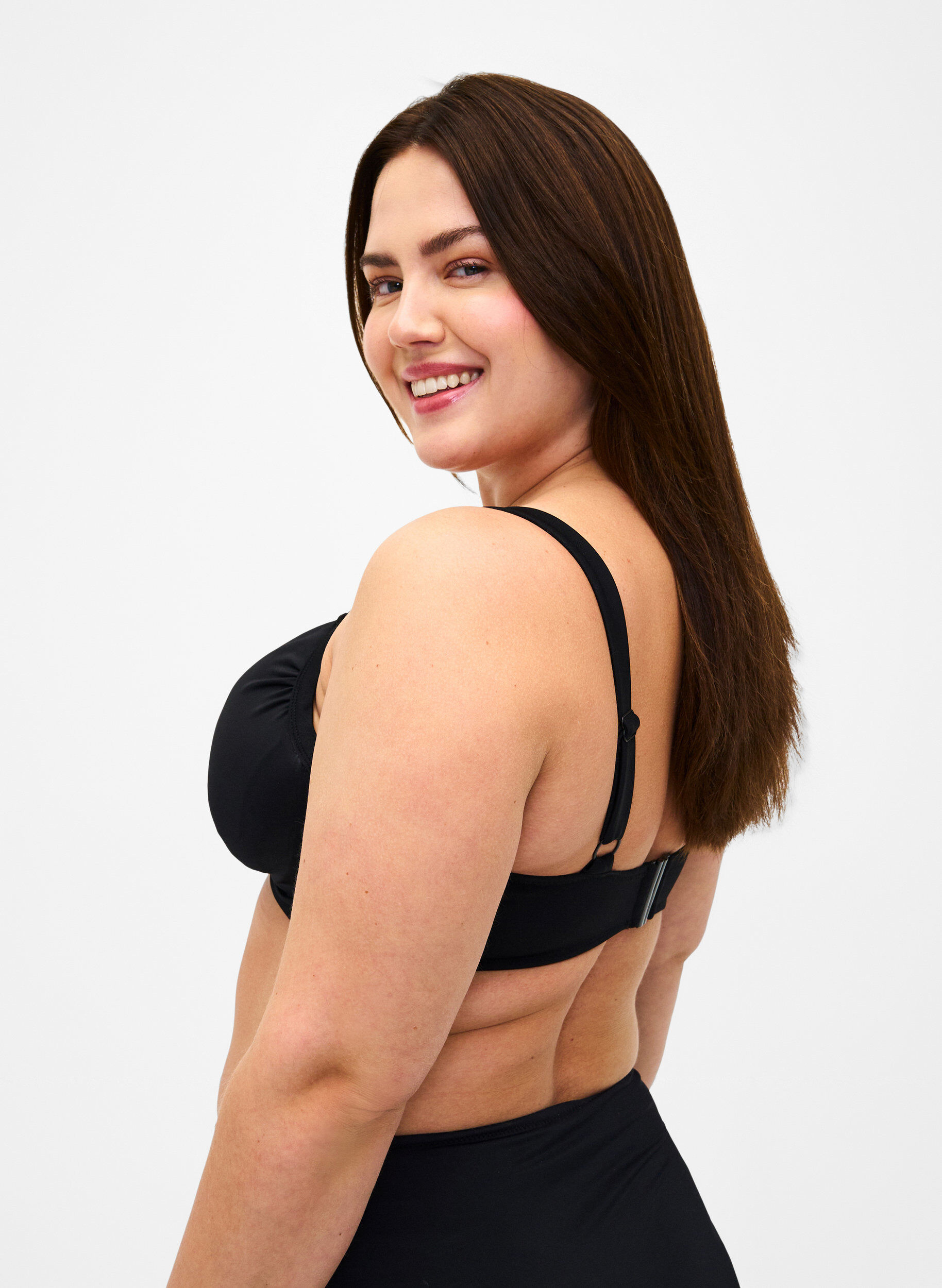 Zizzi Soutien-gorge &agrave; armatures de bikini avec drap&eacute;, Noir, Model image number 2