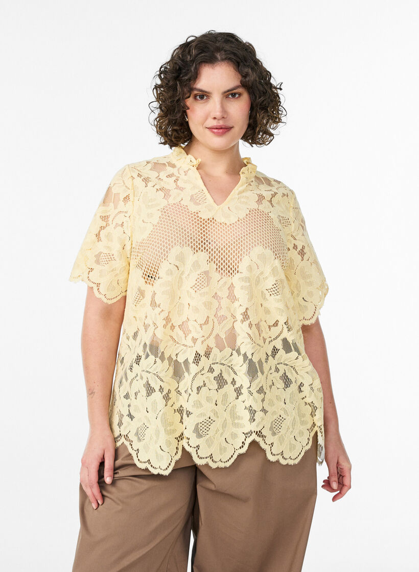 Blouse en dentelle avec col &agrave; volants et manches courtes, Jaune clair, Model image number 0