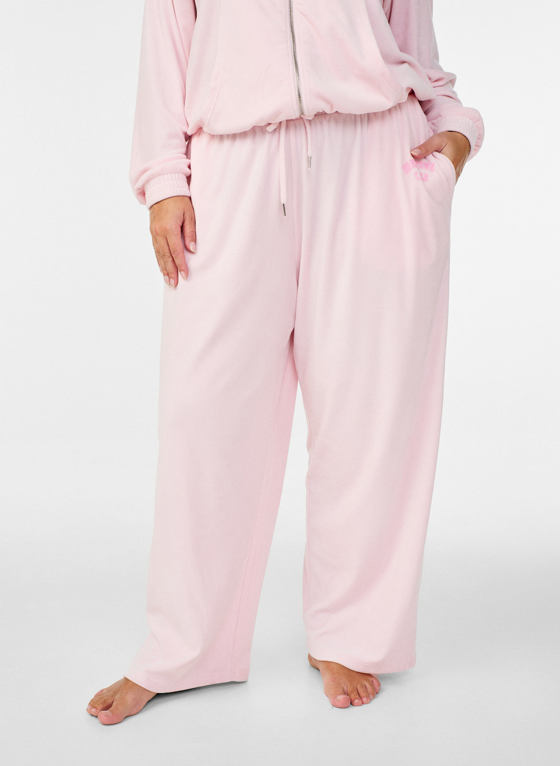 Zizzi Pantalon ample en velours avec une taille haute et des poches, Rose, Model image number 1