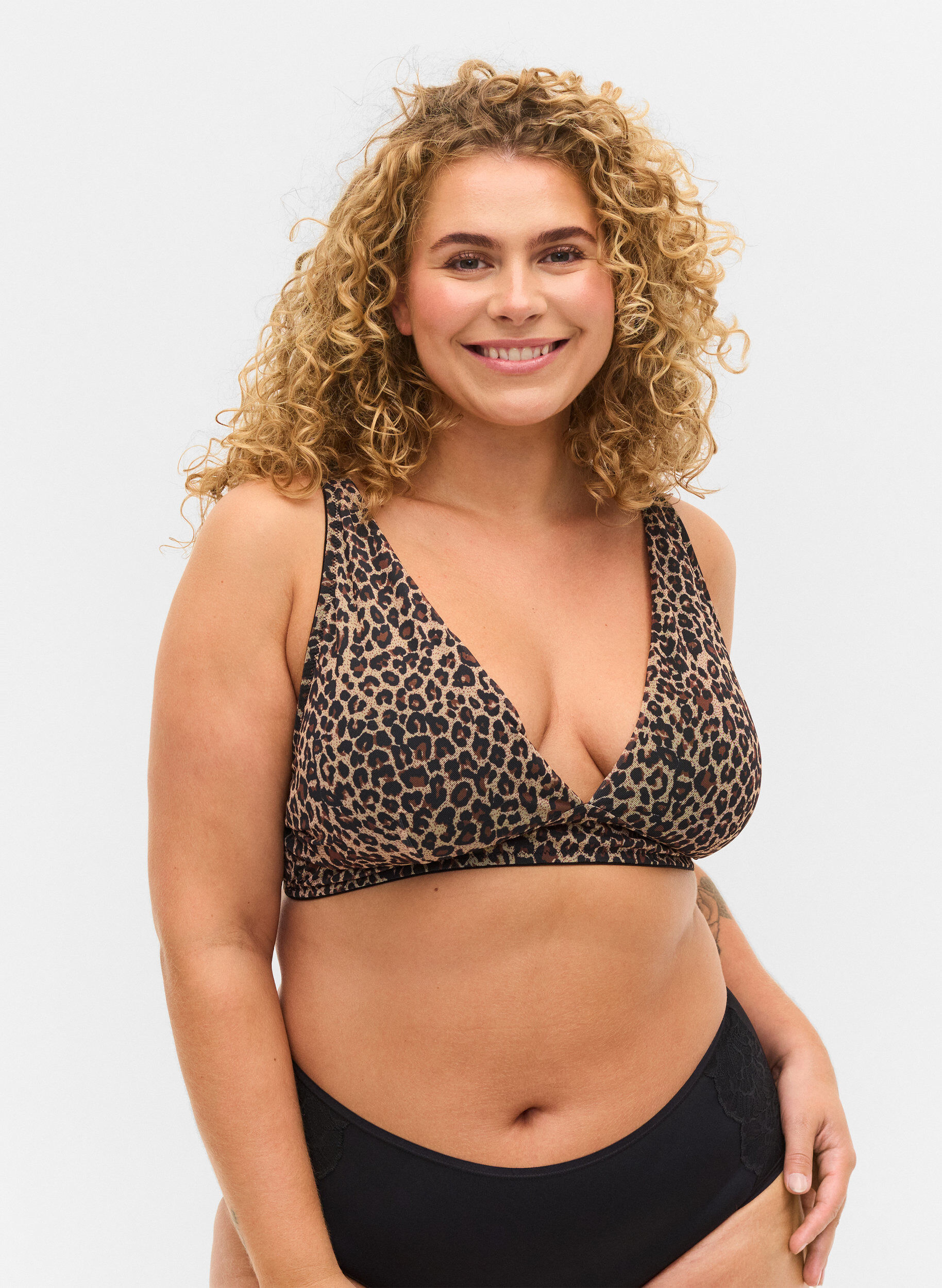 Zizzi Soutien-gorge avec inserts amovibles, Black Leo AOP, Model image number 0