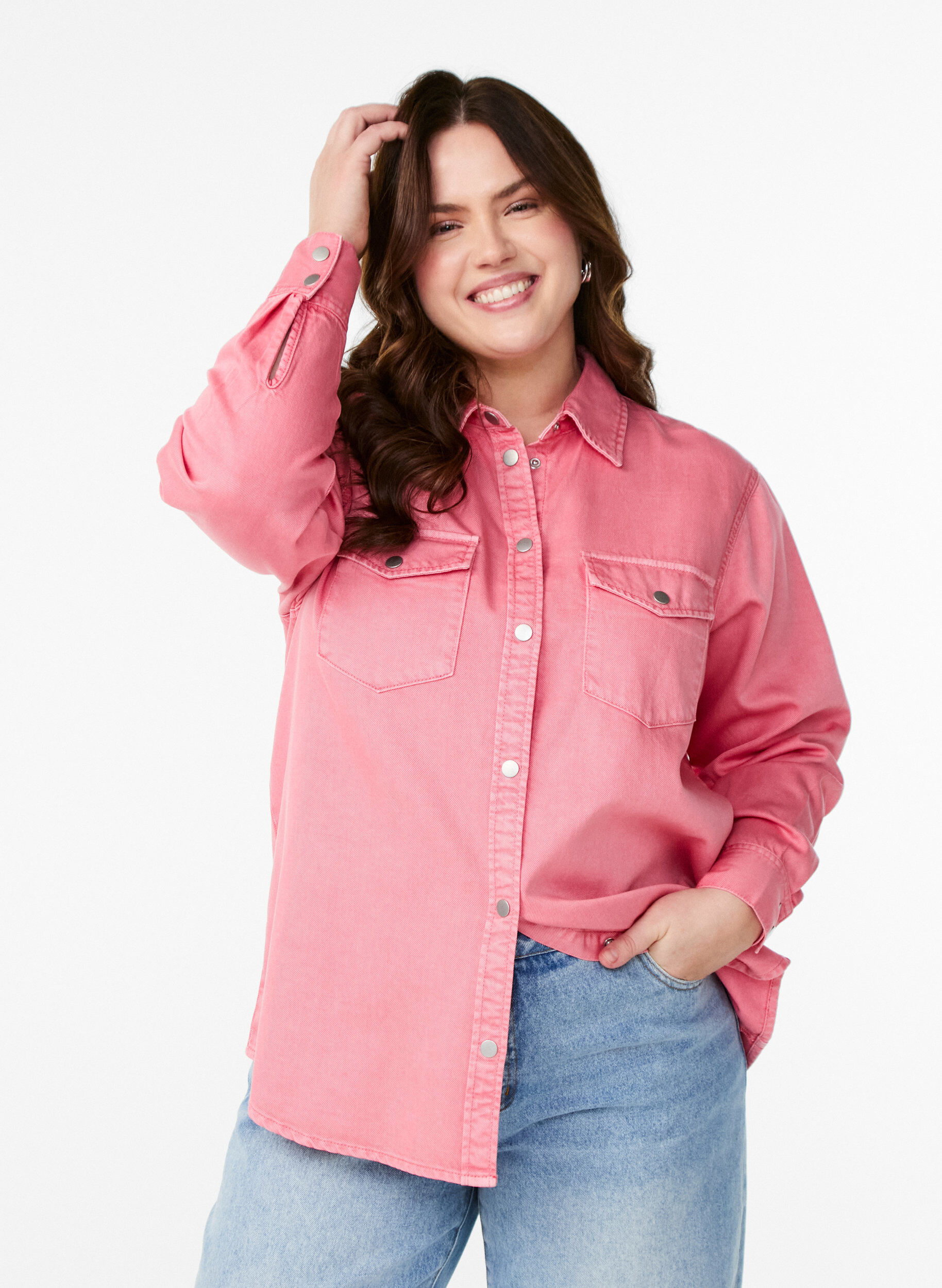 Zizzi Chemise en jean avec poches poitrine, Rose, Model image number 0