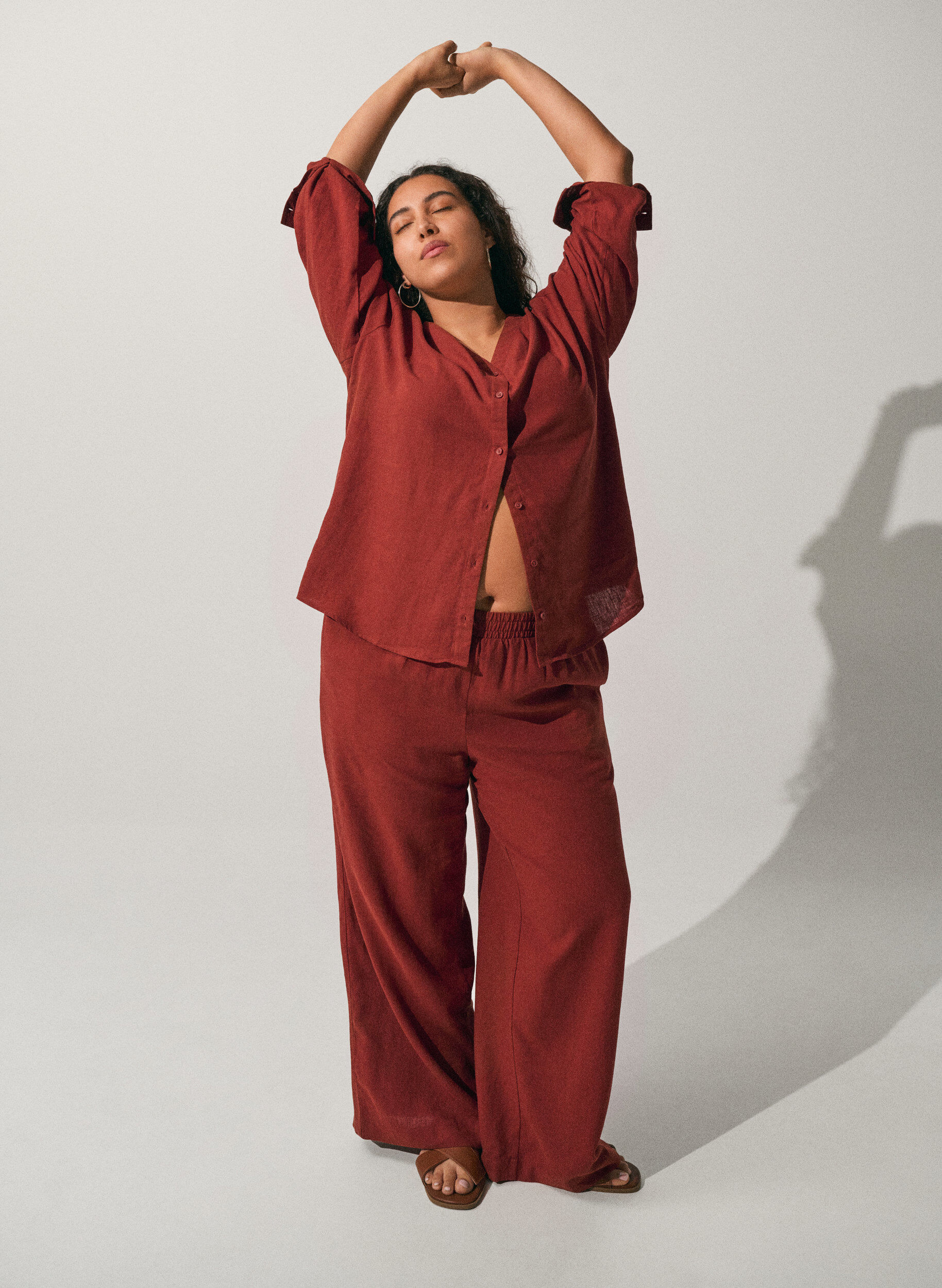 Pantalon large en lin et viscose