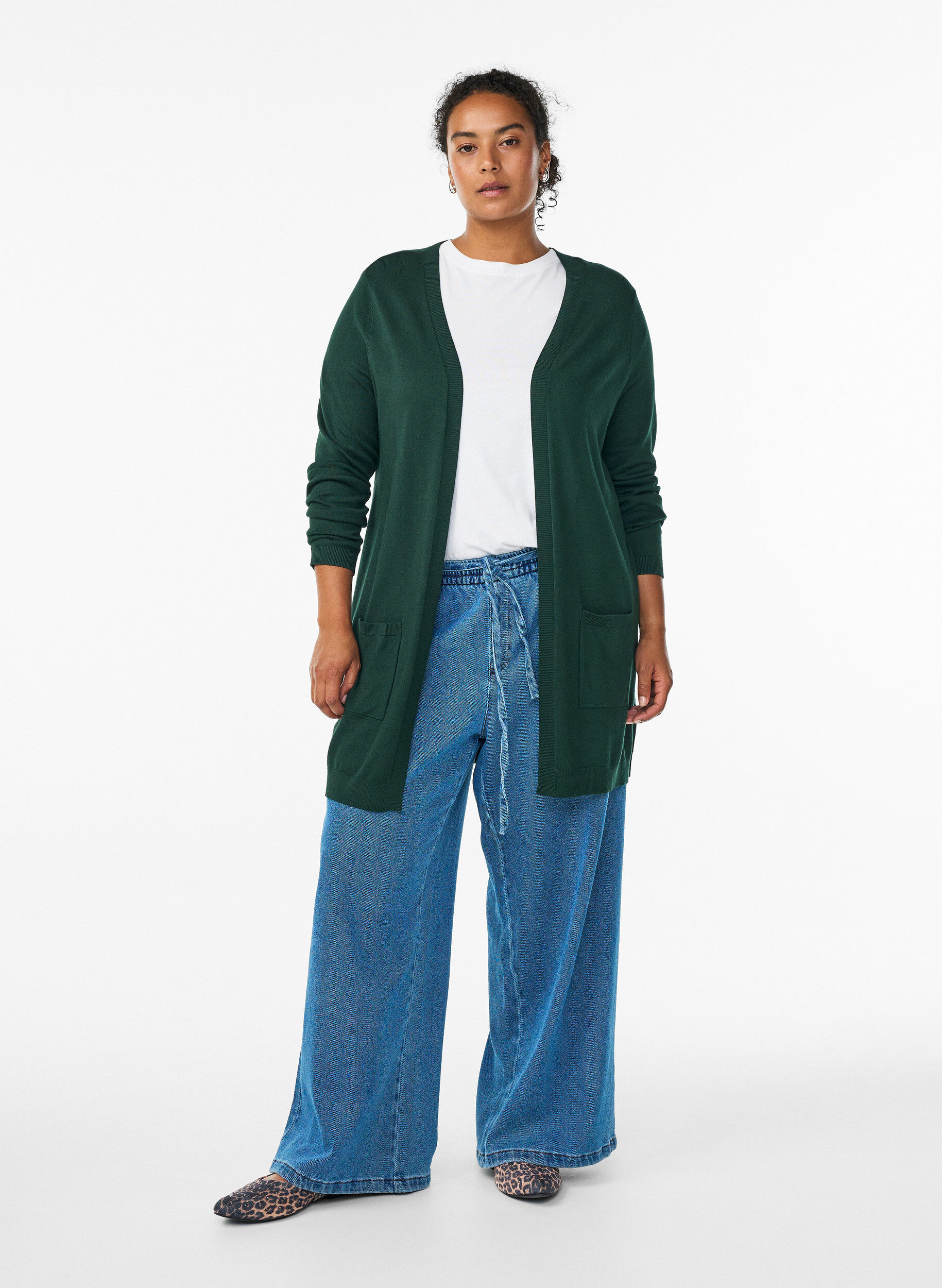 Zizzi Long cardigan tricot&eacute; en m&eacute;lange de viscose, Vert fonc&eacute;, Model image number 1