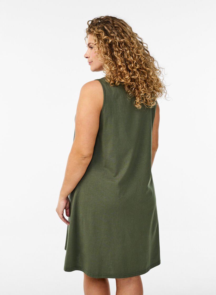 Robe &eacute;vas&eacute;e sans manches, Vert, Model image number 2