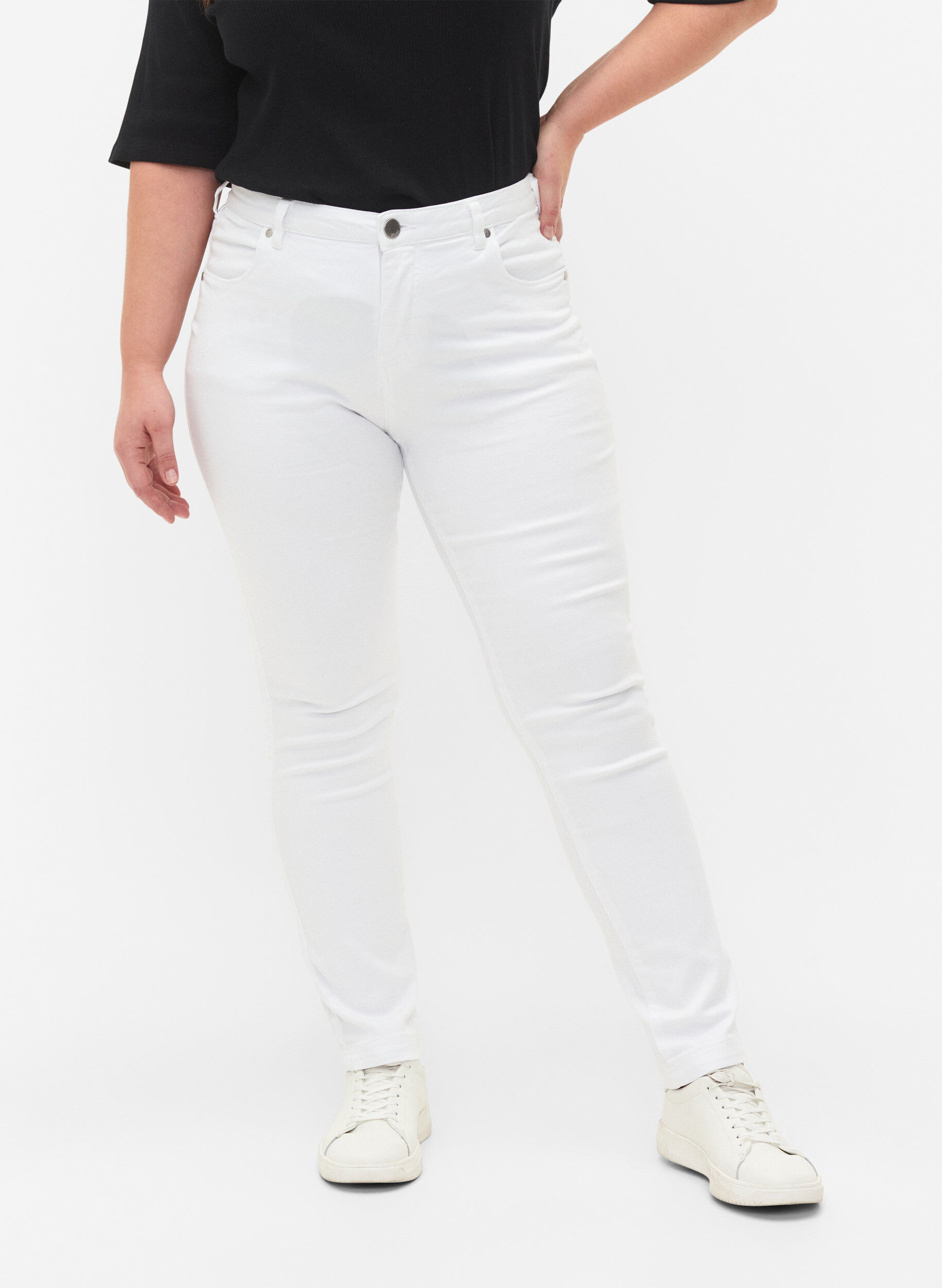 Zizzi Jeans Emily Slim fit &agrave; taille r&eacute;guli&egrave;re, Blanc, Model image number 2