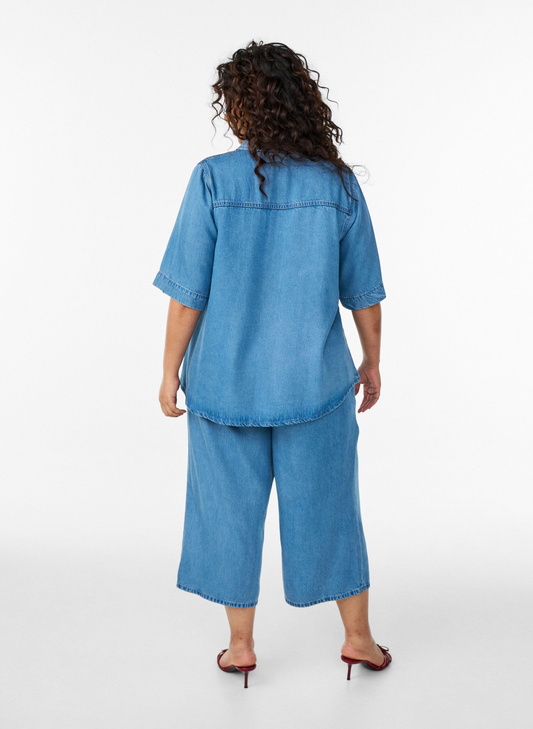 Zizzi Culotte en lyocell jambes larges aspect denim, Bleu Clair, Model image number 1