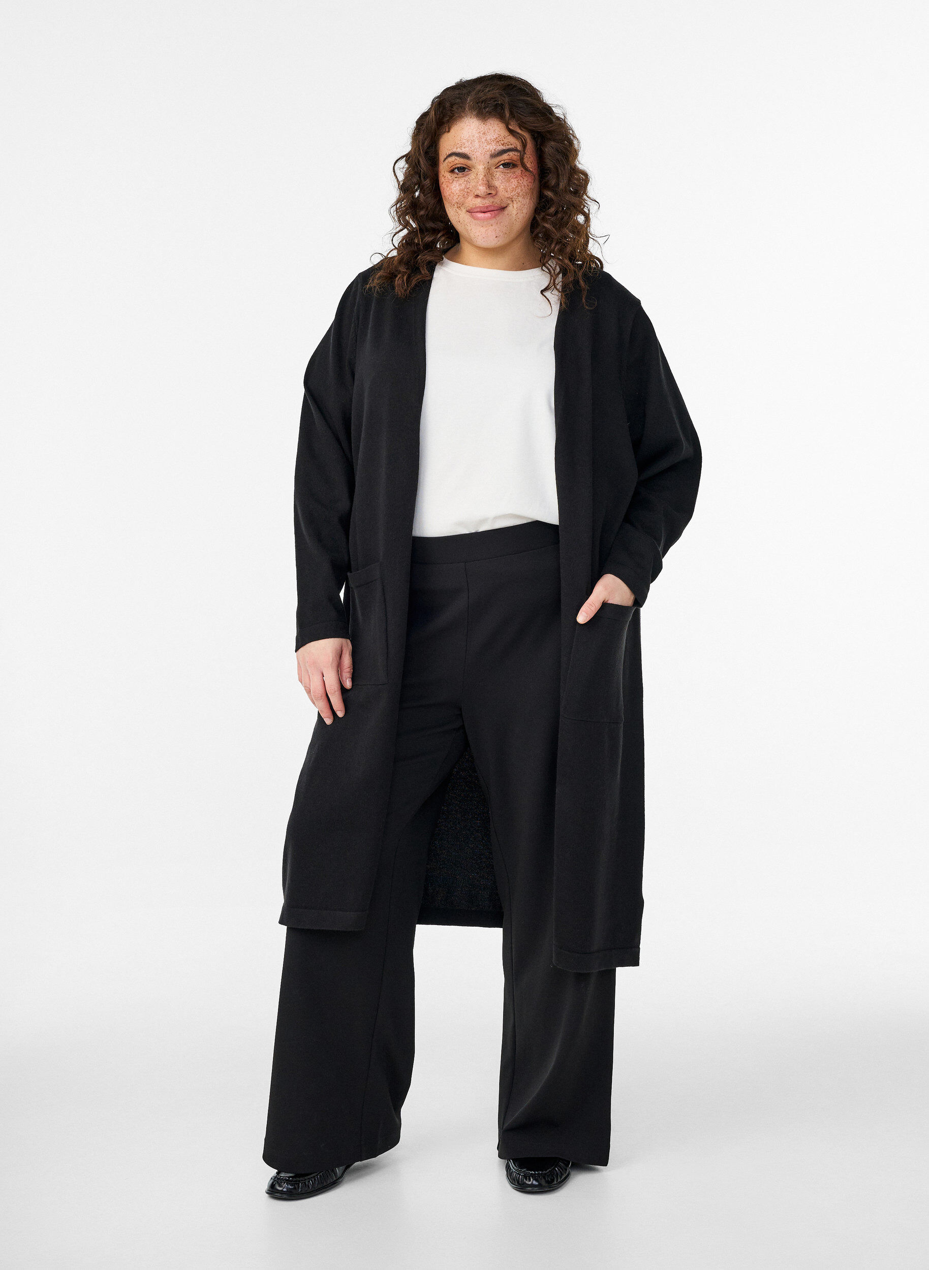 Cardigan long ouvert avec poches, Noir, Model