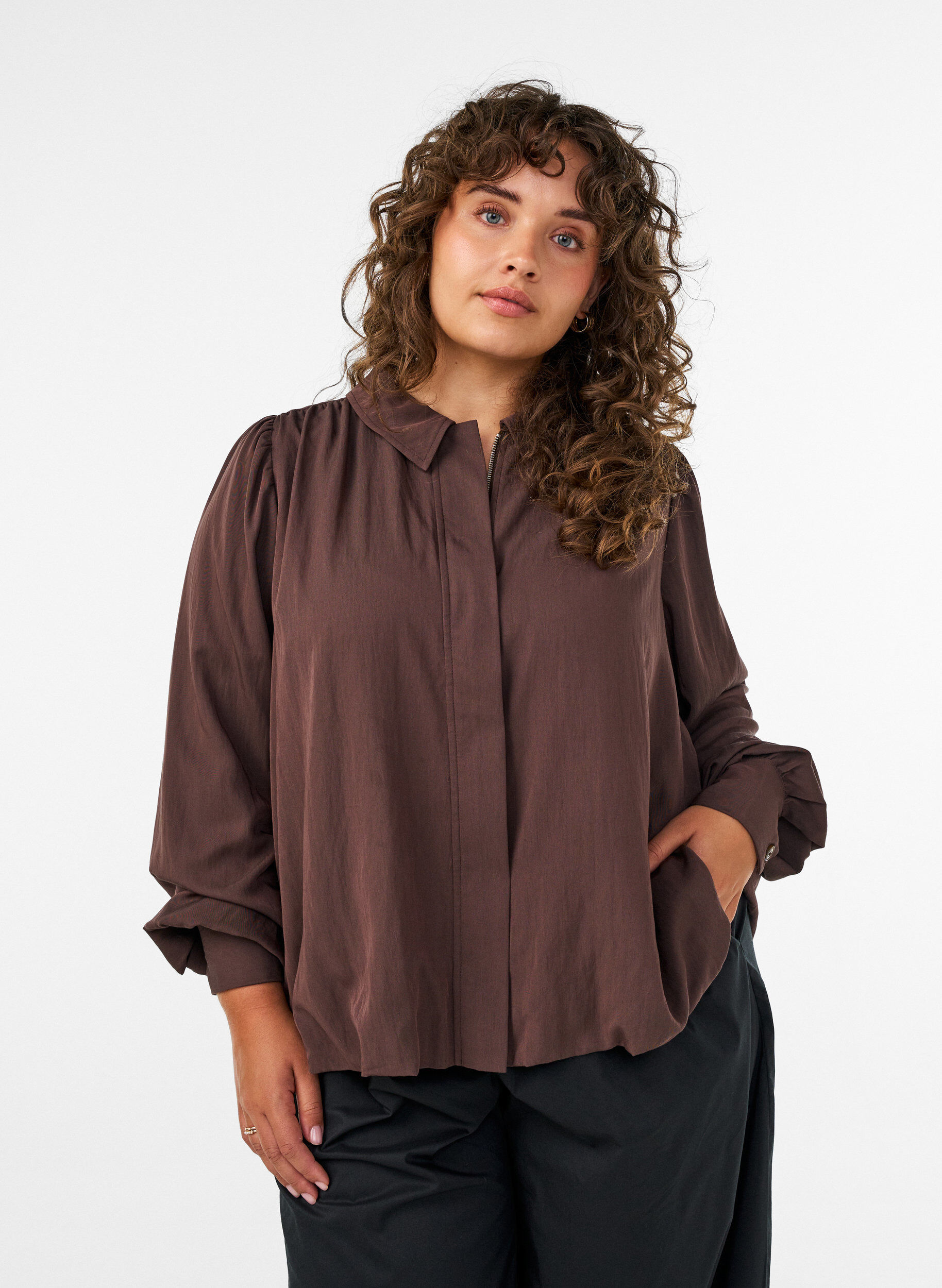ZizziChemise coupe ballon avec fermeture zipp&eacute;e invisible, Marron, Model image number 0