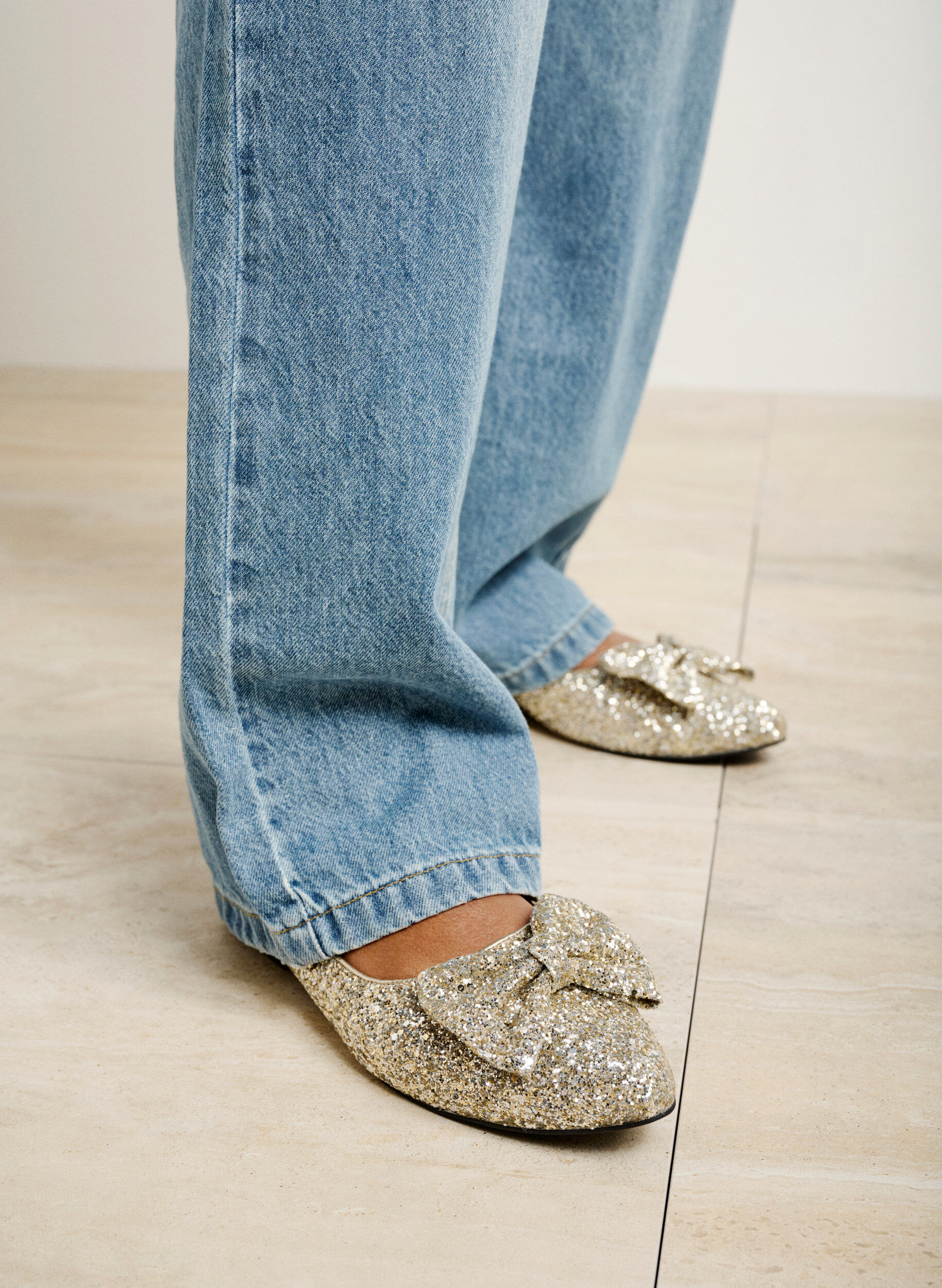 Zizzi Ballerines larges &agrave; paillettes avec n&oelig;ud, Gold Glitter, Image image number 1