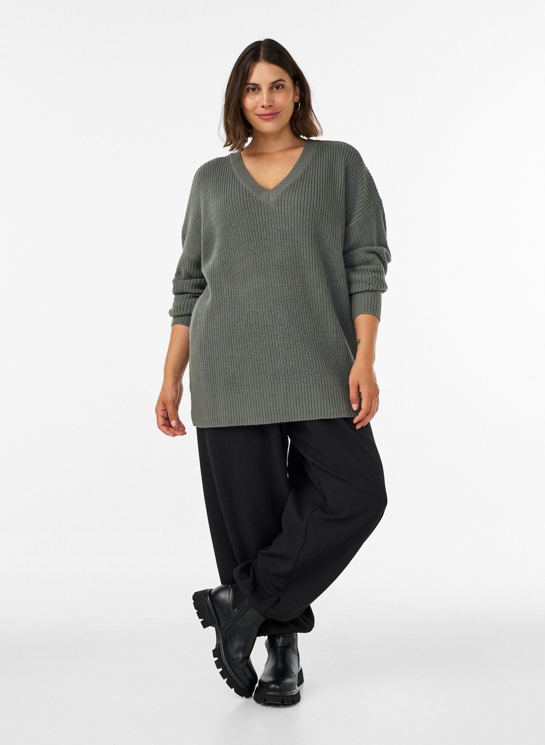 ZizziBlouse longue en maille c&ocirc;tel&eacute;e avec col en V, Vert fonc&eacute;, Model image number 1