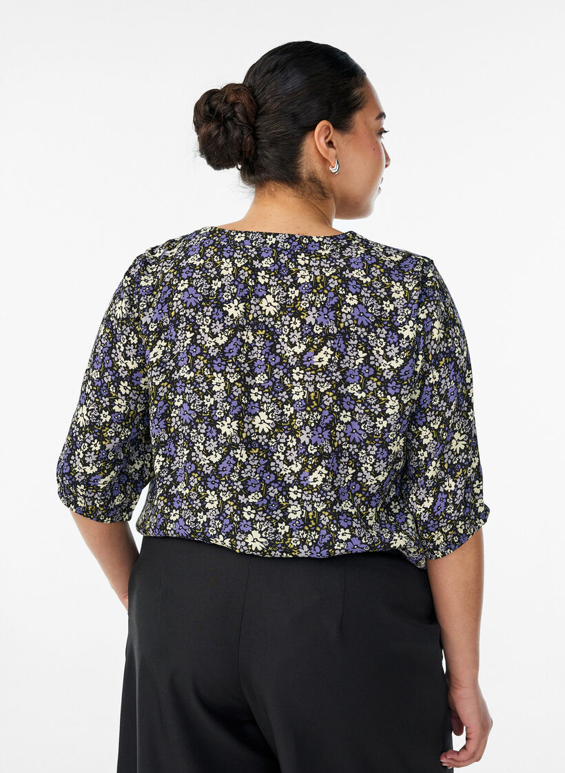 Blouse imprim&eacute;e en viscose avec fermeture boutonn&eacute;e, Noir, Model image number 2