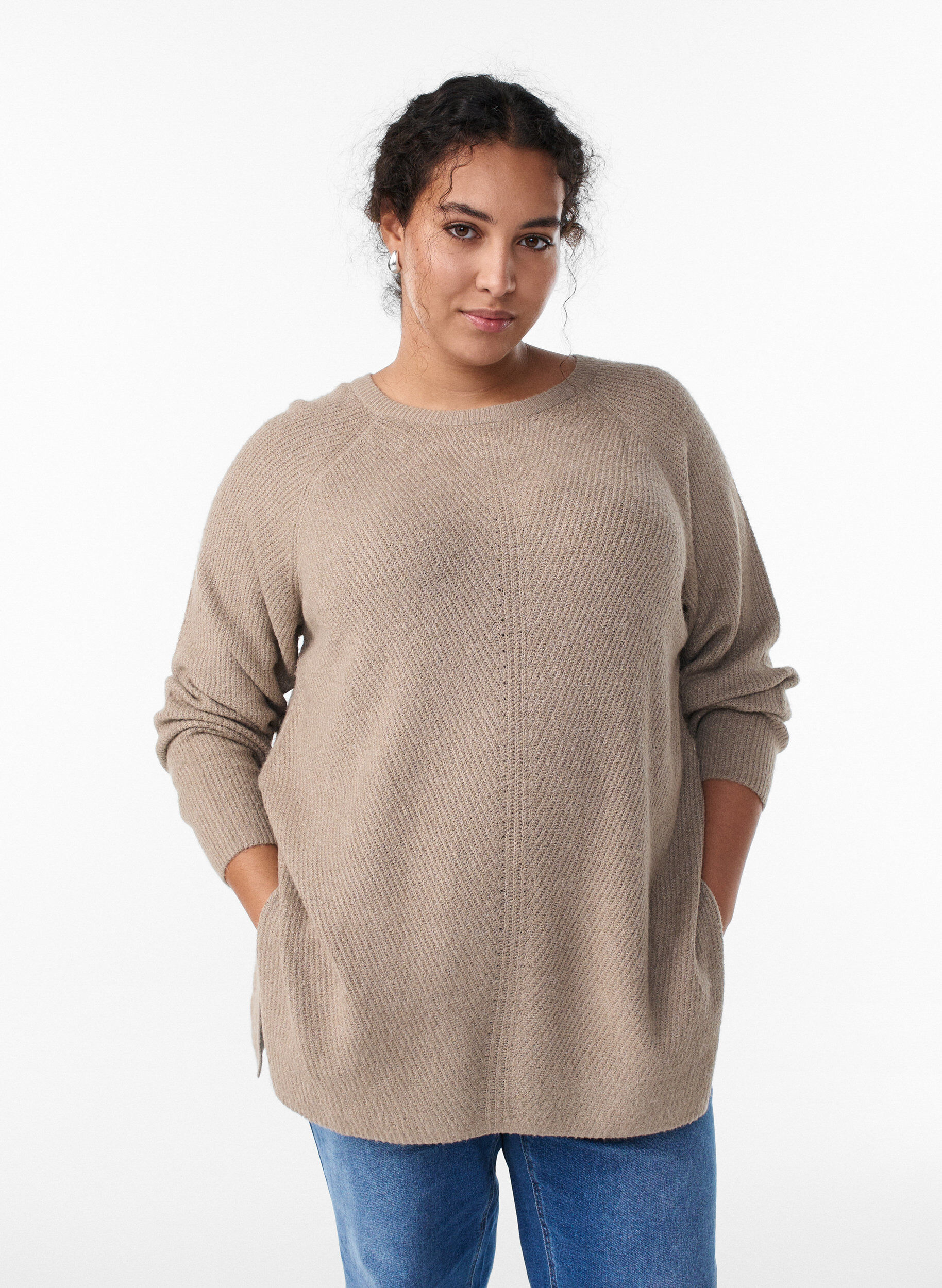 Pull en maille &agrave; motif diagonal et manches raglan, Beige, Model