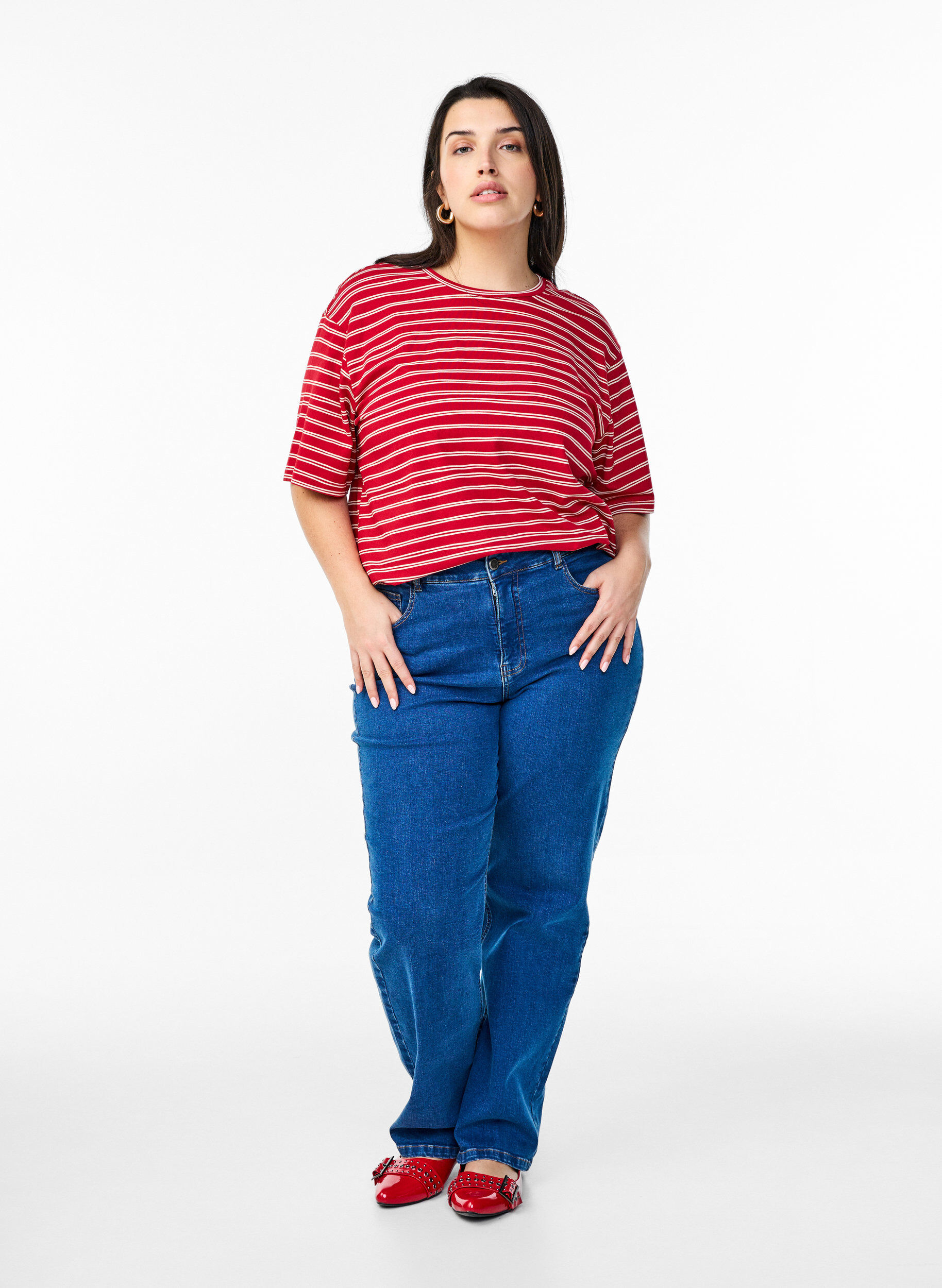 Zizzi T-shirt ray&eacute;, Rouge, Model image number 1