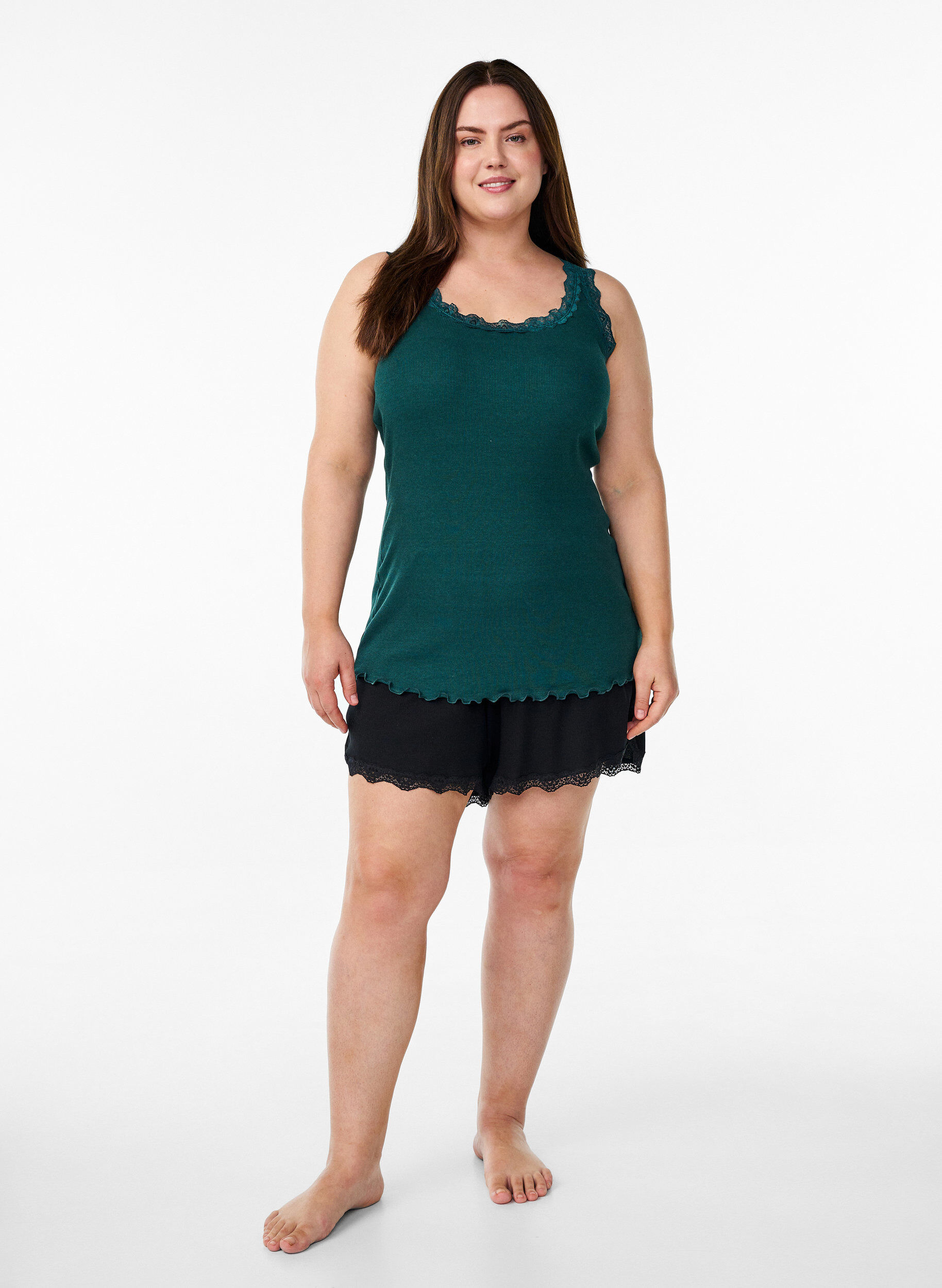 ZizziTop avec finitions en dentelle, Vert fonc&eacute;, Model image number 1