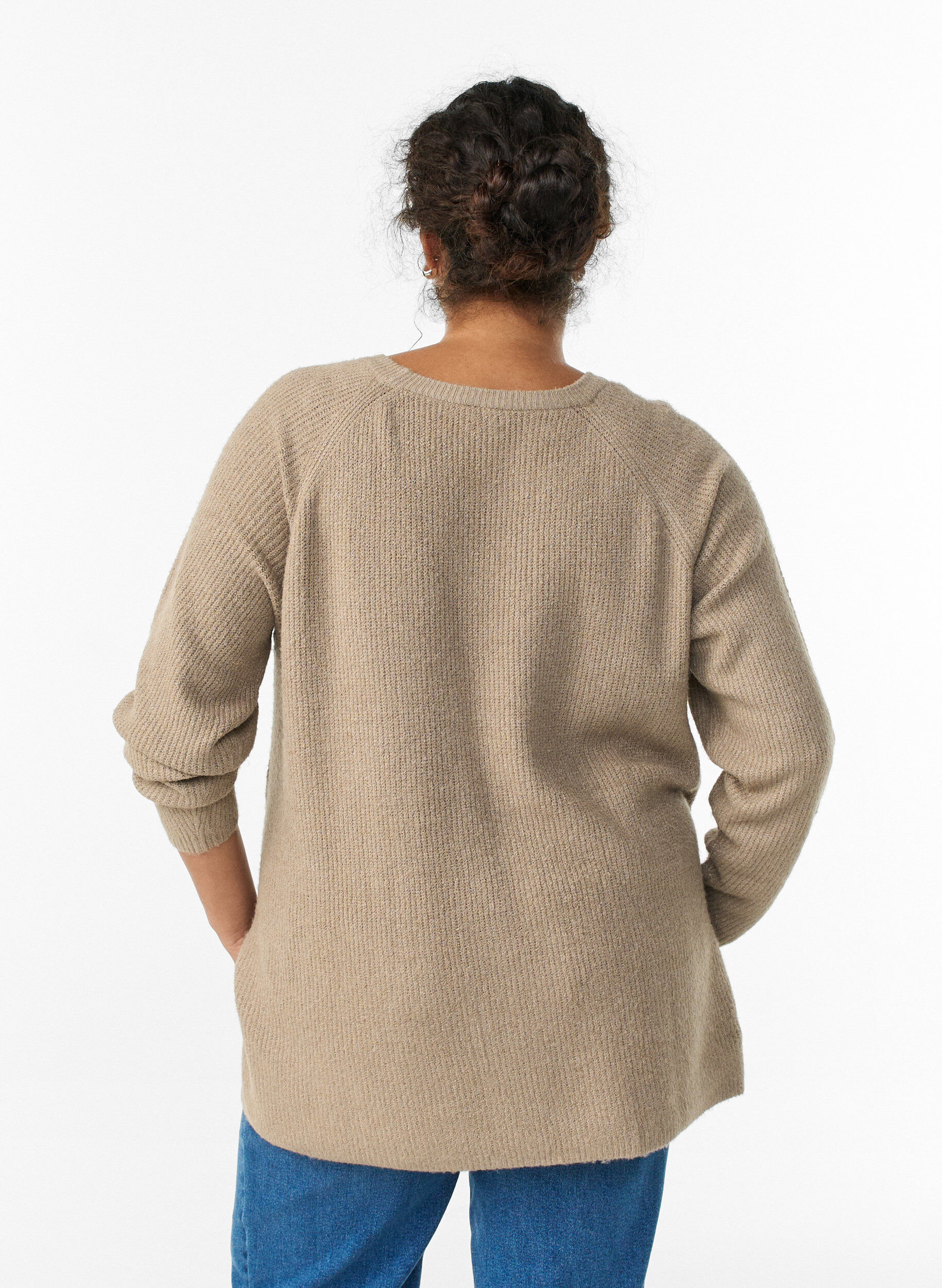 Zizzi Pull en maille &agrave; motif diagonal et manches raglan, Beige, Model image number 2