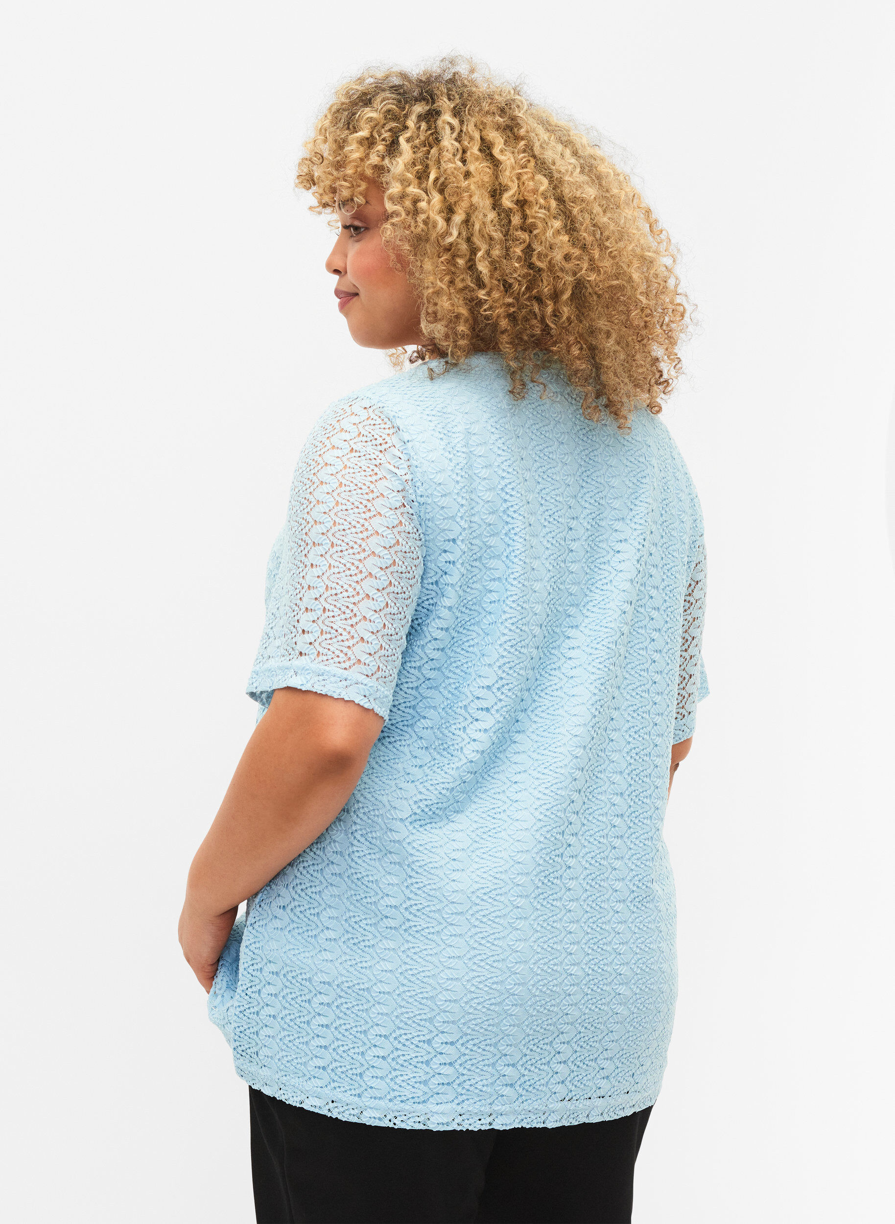 Zizzi Blouse en dentelle &agrave; manches courtes et col en V, Angel Falls, Model image number 1