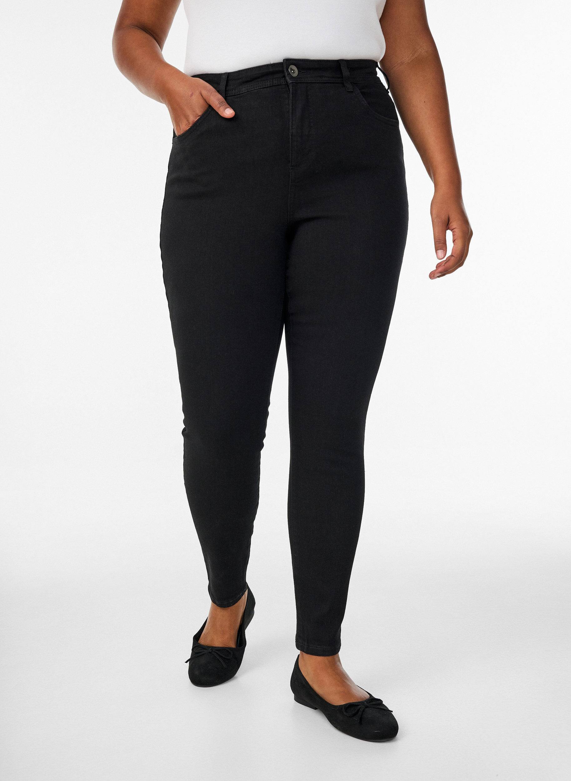 ZizziJeans avec coupe super slim, Noir, Model image number 2
