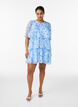 Robe courte effet mousseline &agrave; imprim&eacute; floral et volants &eacute;tag&eacute;s, Bleu, Model image number 1