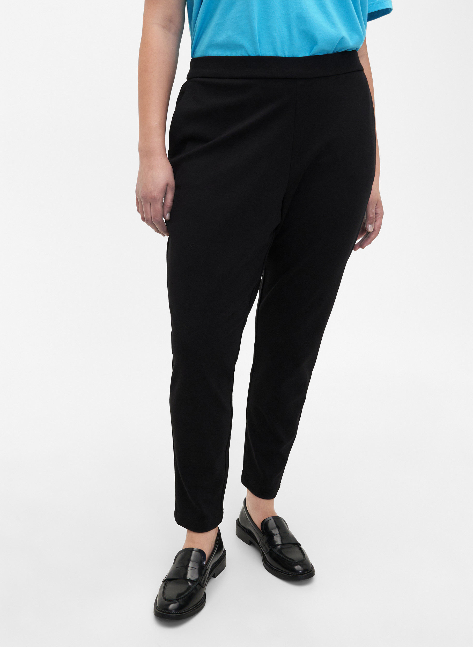 Zizzi Pantalon court avec poches, Noir, Model image number 3