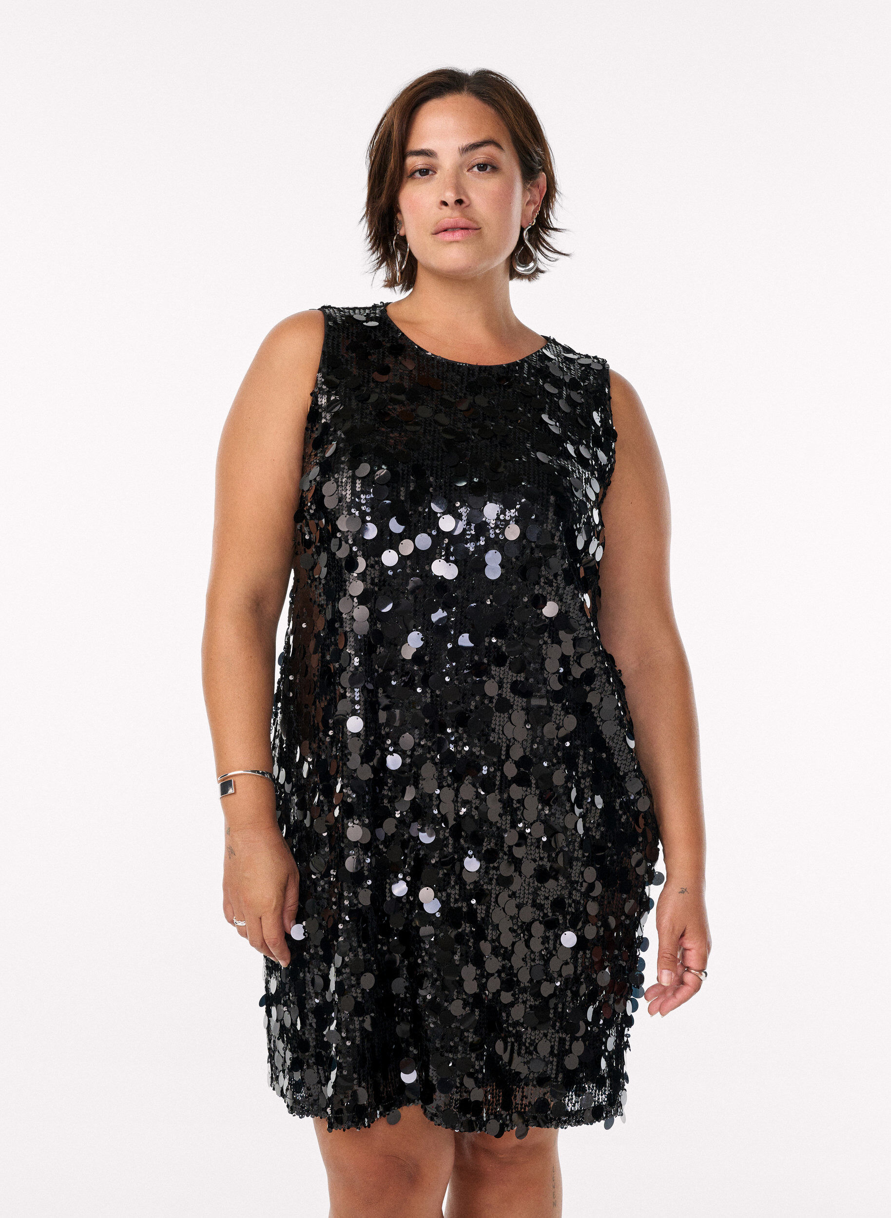 Robe courte &agrave; sequins, Noir, Model