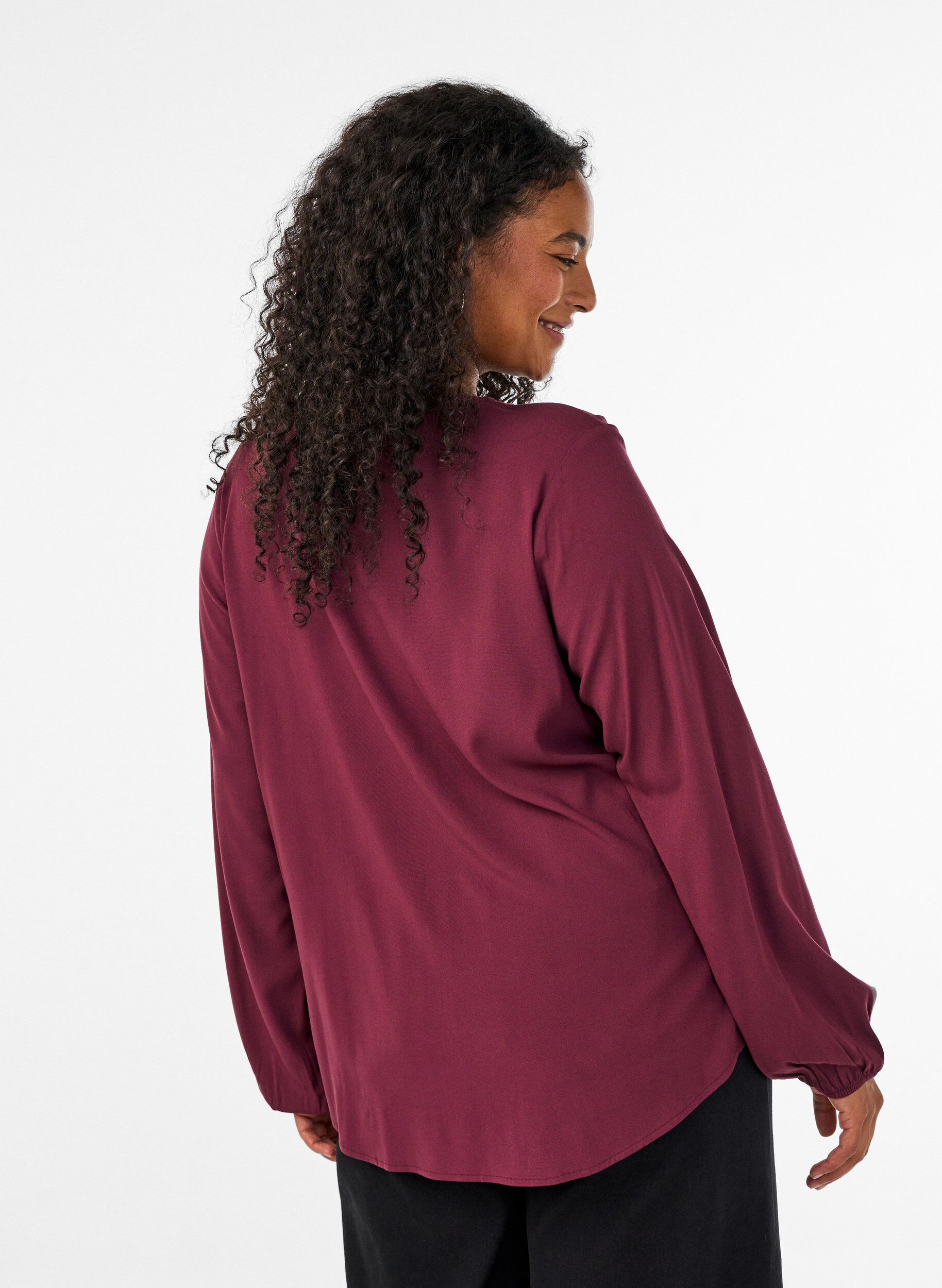 ZizziBlouse en viscose avec col en V et ourlet arrondi, Bordeaux, Model image number 2