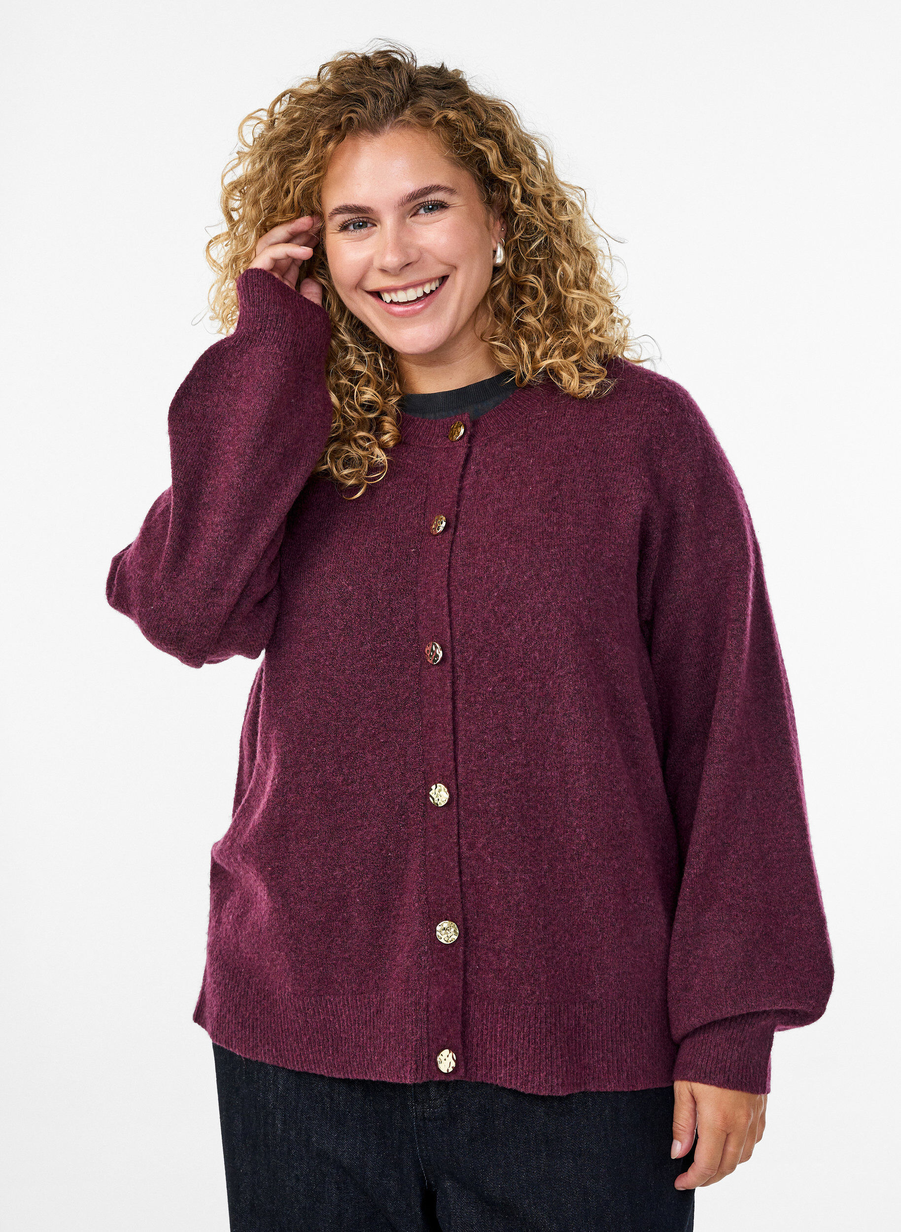 Zizzi Cardigan en maille douce avec boutons dor&eacute;s, Bordeaux fonc&eacute;, Model image number 0