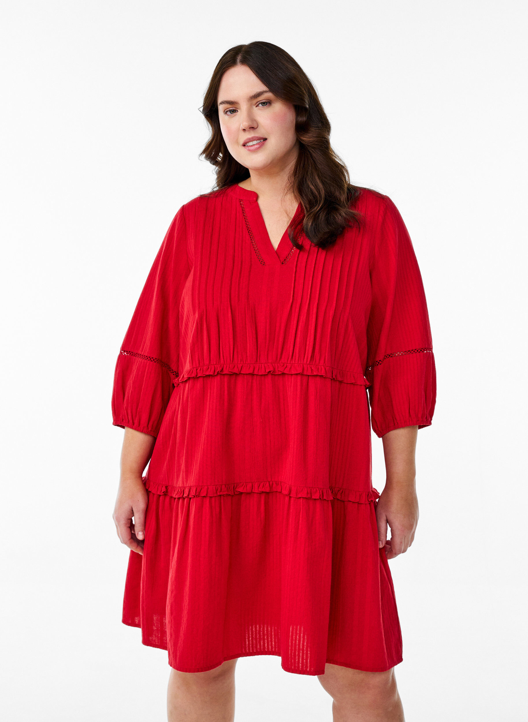 Zizzi Robe en coton &agrave; manches&nbsp;3/4 avec volants, Rouge, Model image number 0