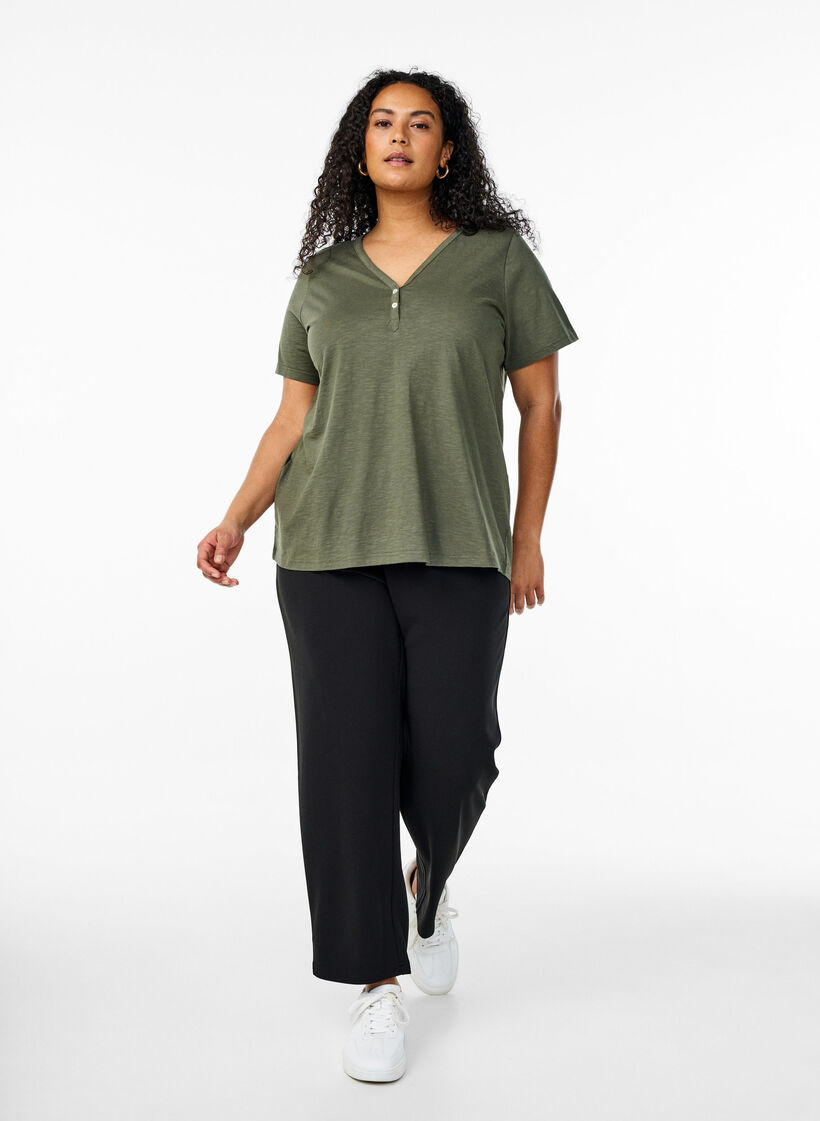 FLASH - T-shirt dot&eacute; de boutons, Vert, Model image number 1