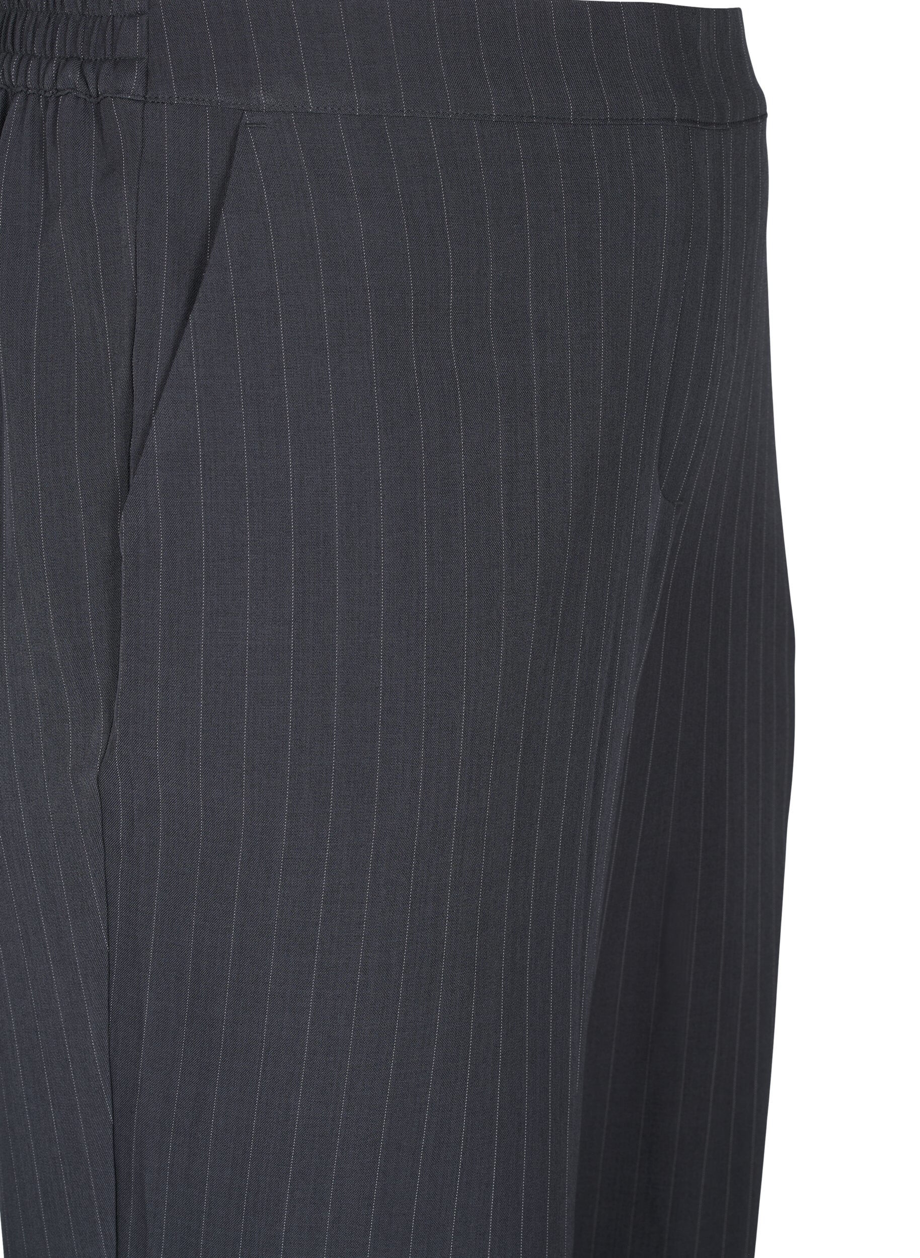 Zizzi FLASH - Pantalon large dot&eacute; de poches, Dark Grey Mel Stripe, Packshot image number 2