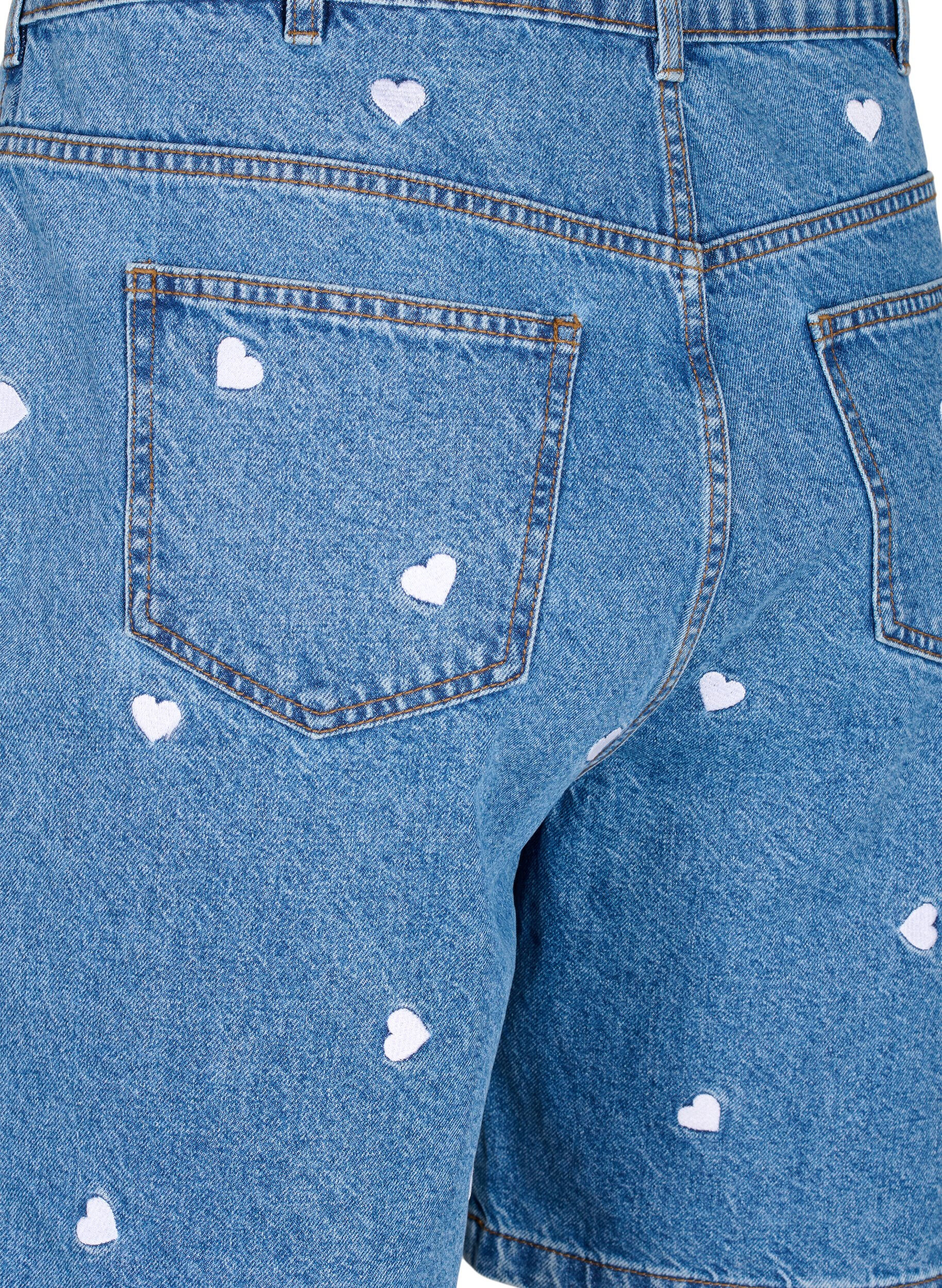 Zizzi Shorts en jean taille haute orn&eacute;s de c&oelig;urs brod&eacute;s, Bleu Clair, Packshot image number 3