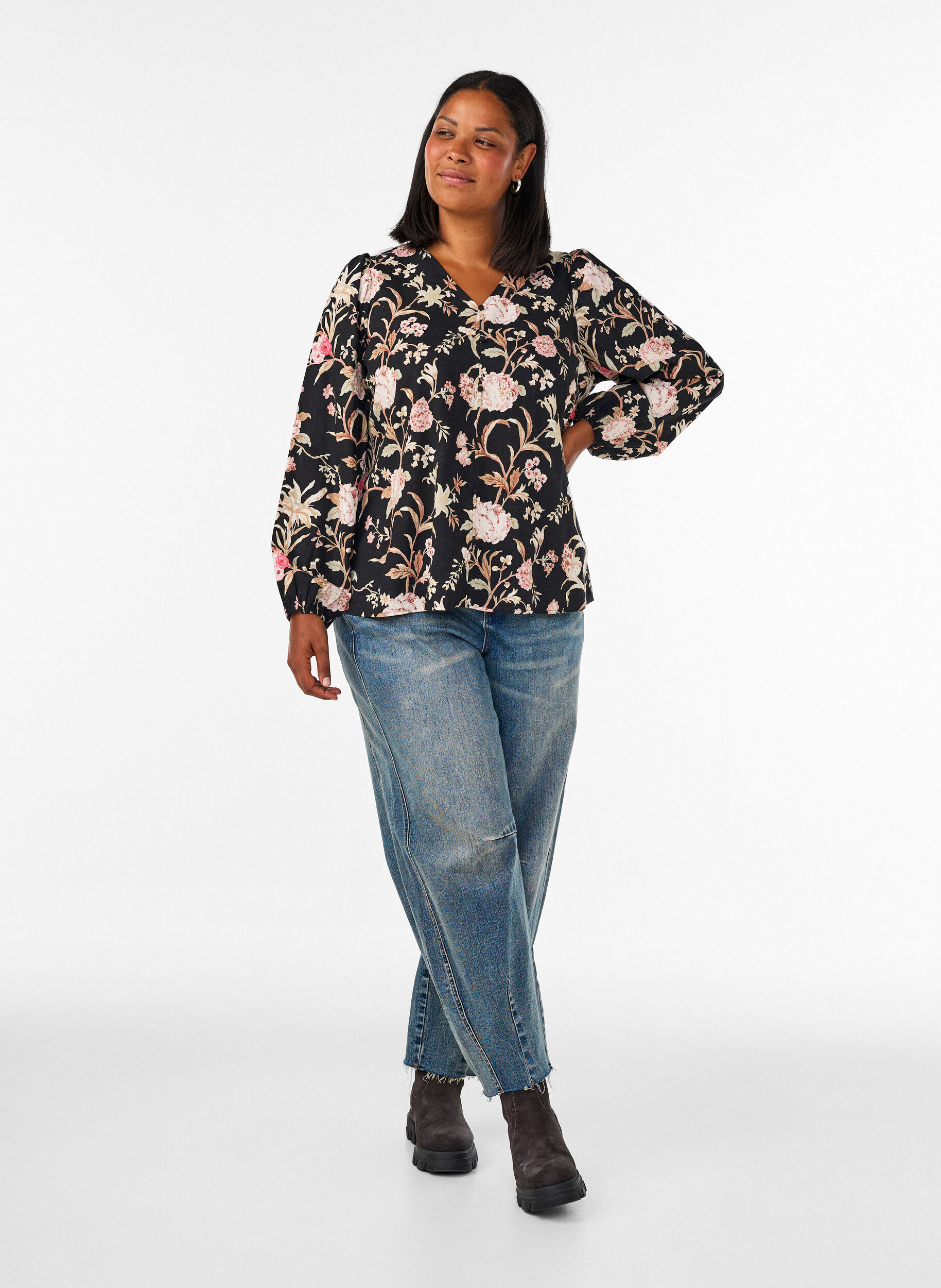 ZizziBlouse fleurie en lin et viscose &agrave; manches longues, Noir, Model image number 1