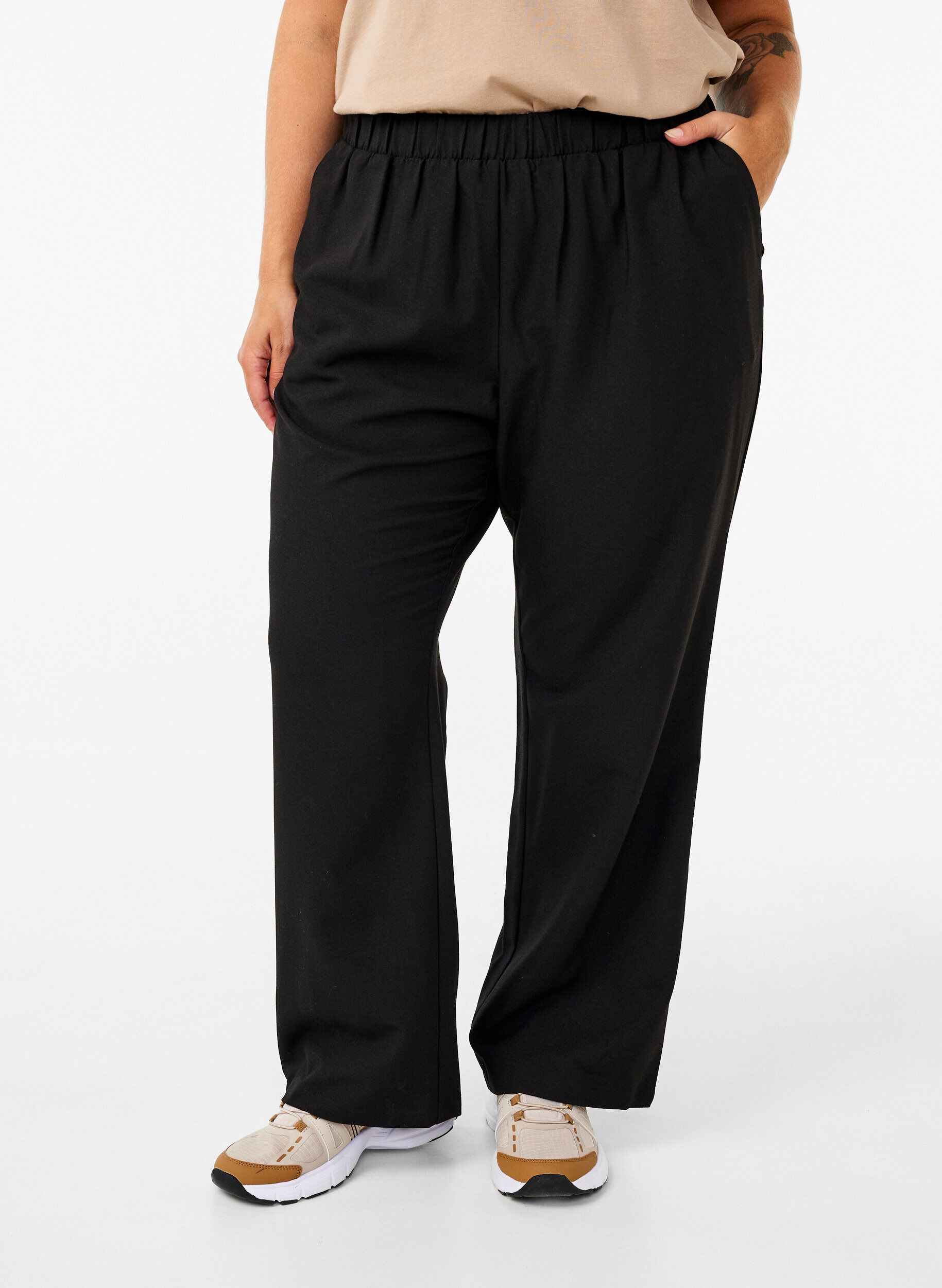 Zizzi Pantalon &eacute;vas&eacute; avec taille &eacute;lastiqu&eacute;e, Noir, Model image number 2