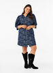 Robe chemise en jean courte avec motif de rose, Denim Rose AOP, Model image number 2