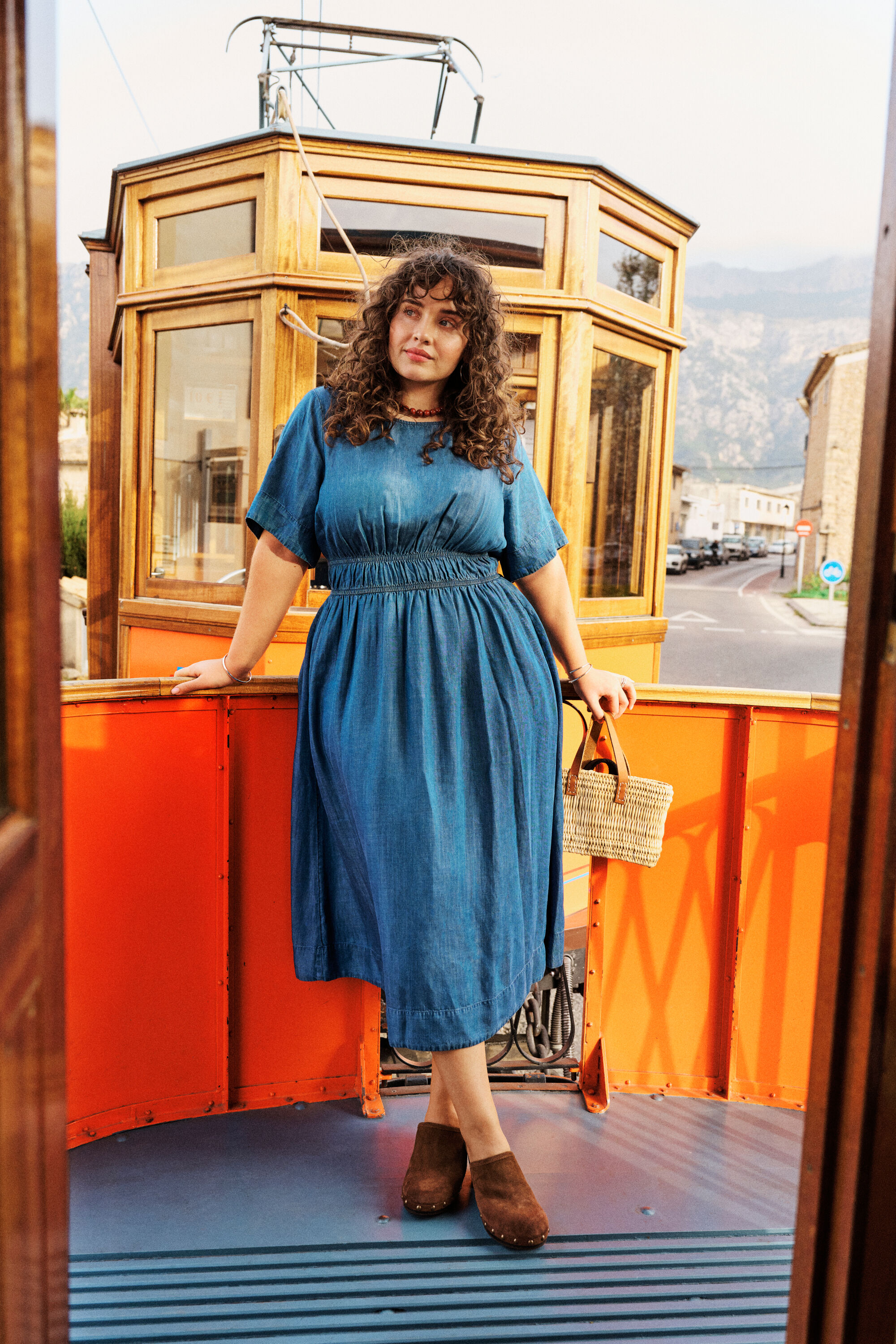 ZizziBoh&egrave;me dans des tons bleus, , Model