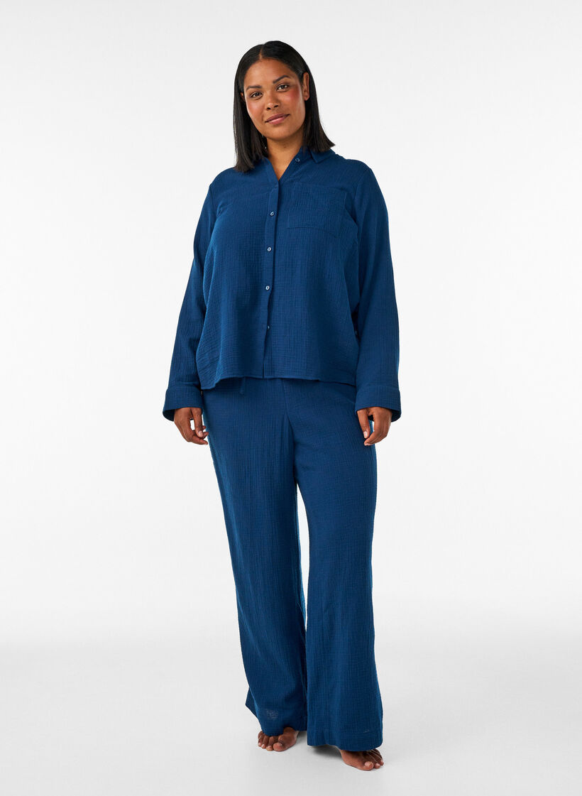Chemise de nuit &agrave; manches longues en mousseline de coton, Bleu, Model image number 1