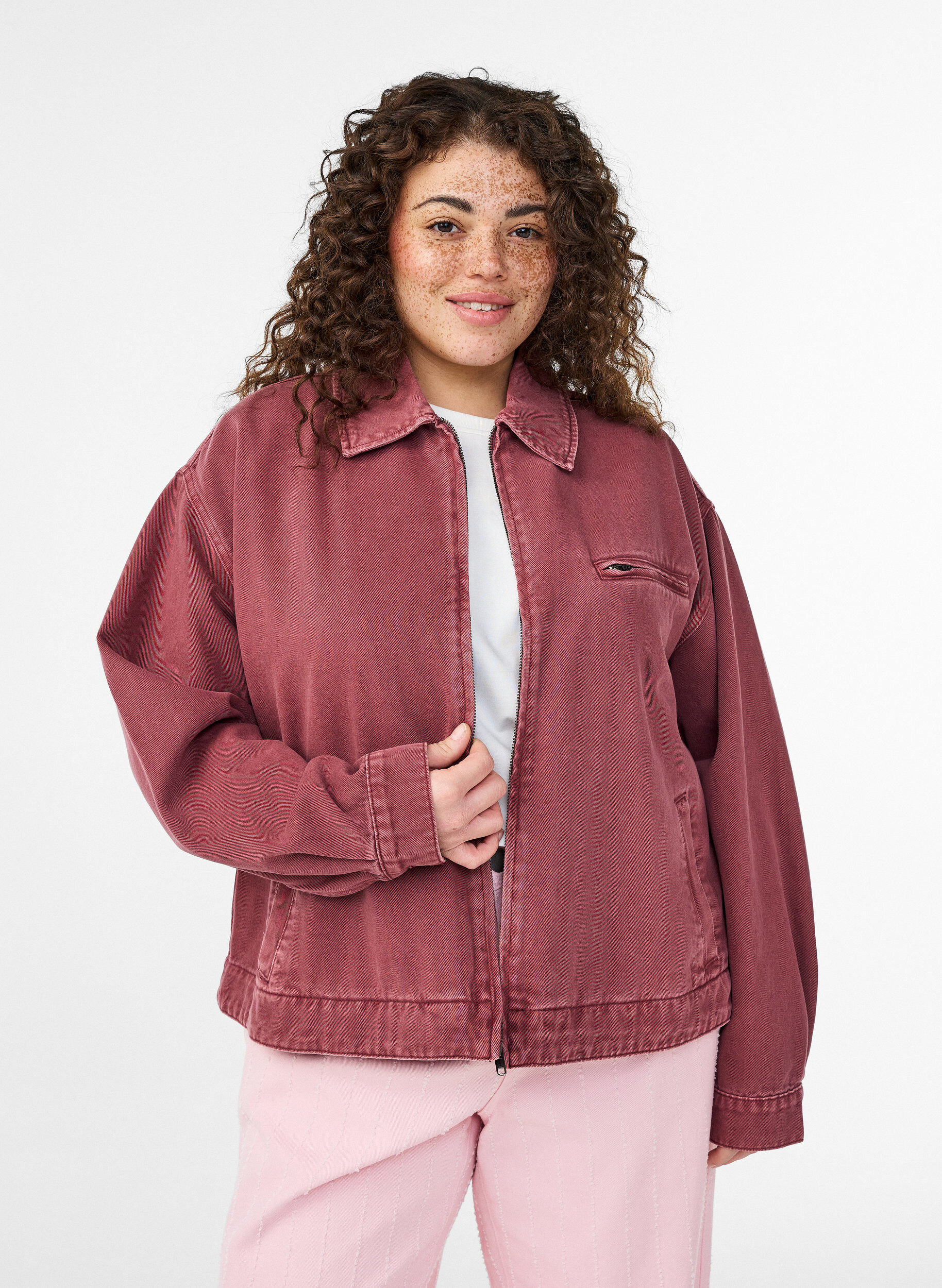 Zizzi Veste en denim color&eacute; avec fermeture zipp&eacute;e, Rose poudr&eacute;e, Model image number 0