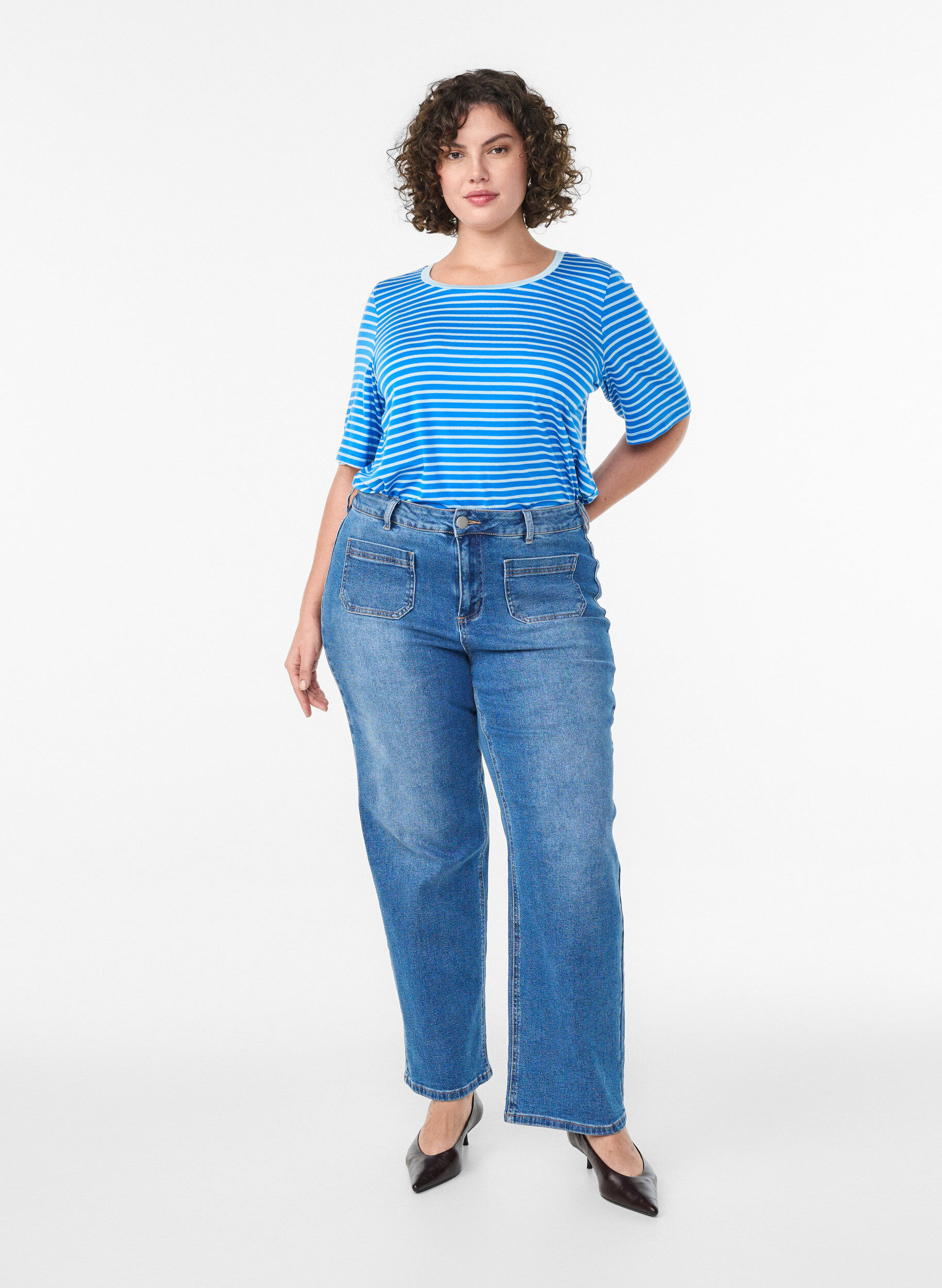 Zizzi T-shirt en TENCEL&trade; Lyocell &agrave; rayures, Bleu, Model image number 1