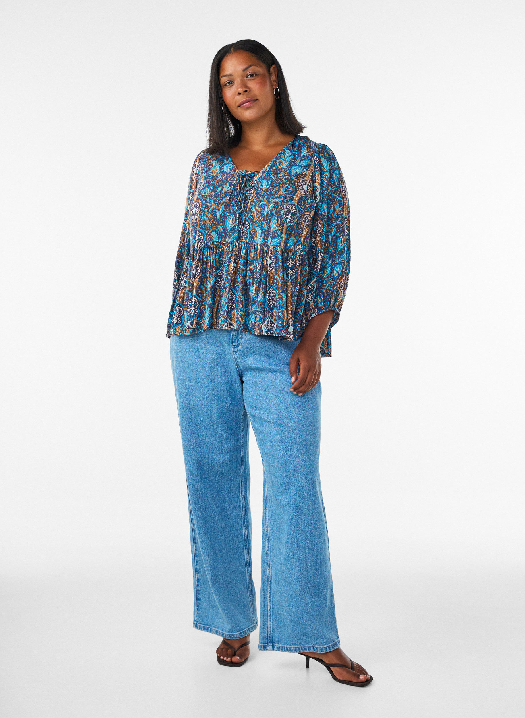 ZizziBlouse &agrave; imprim&eacute; cachemire et d&eacute;tails en dentelle, Bleu Clair, Model image number 1