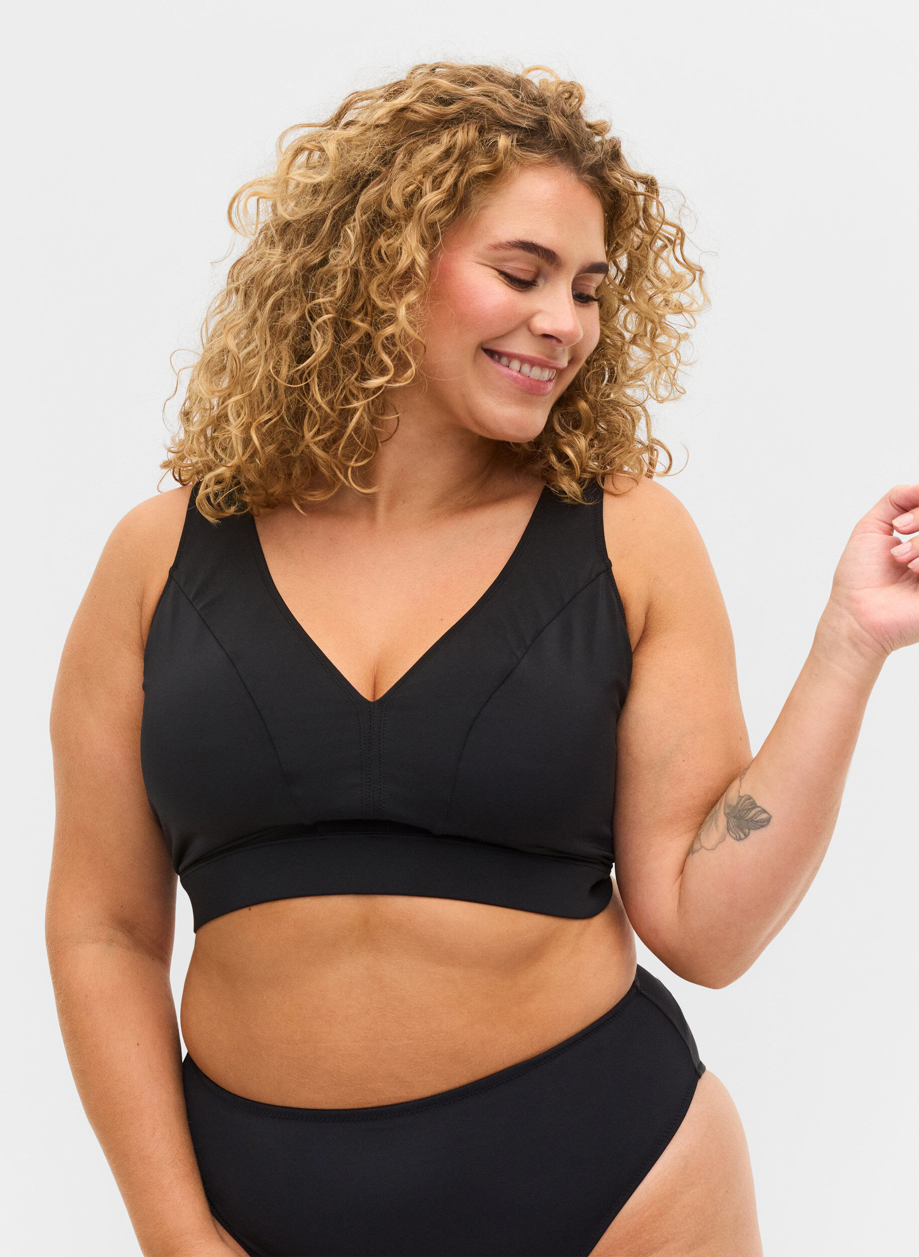 Zizzi Haut de bikini avec encolure en V, Black, Model image number 0