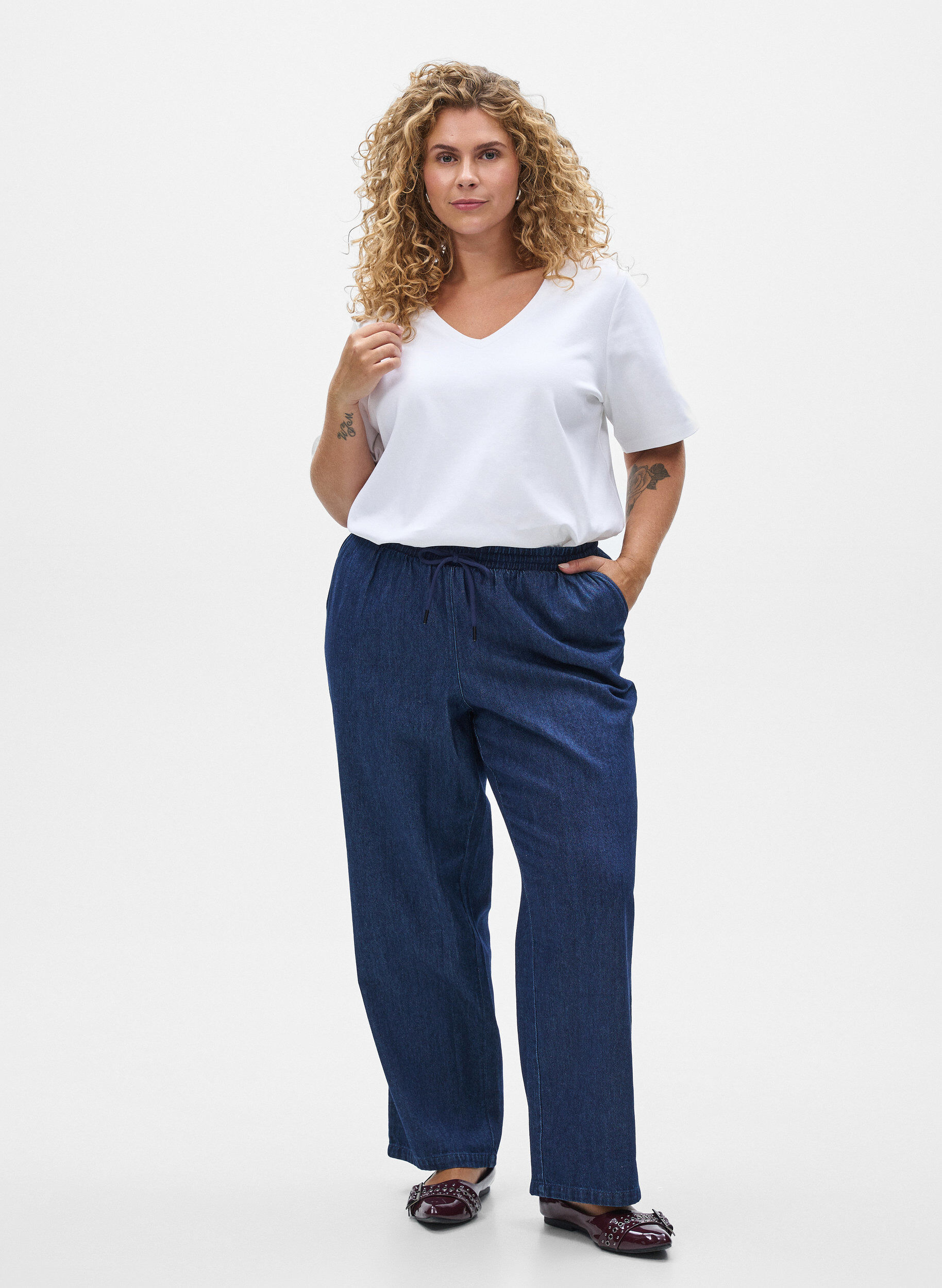 Jeans coupe droite &agrave; taille &eacute;lastique, Bleu, Model