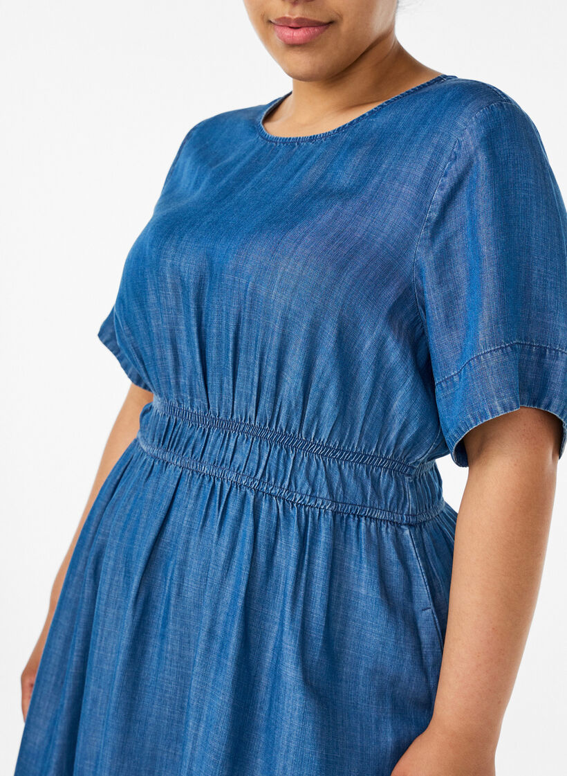 Robe midi aspect denim avec taille &eacute;lastique, Bleu, Model image number 2