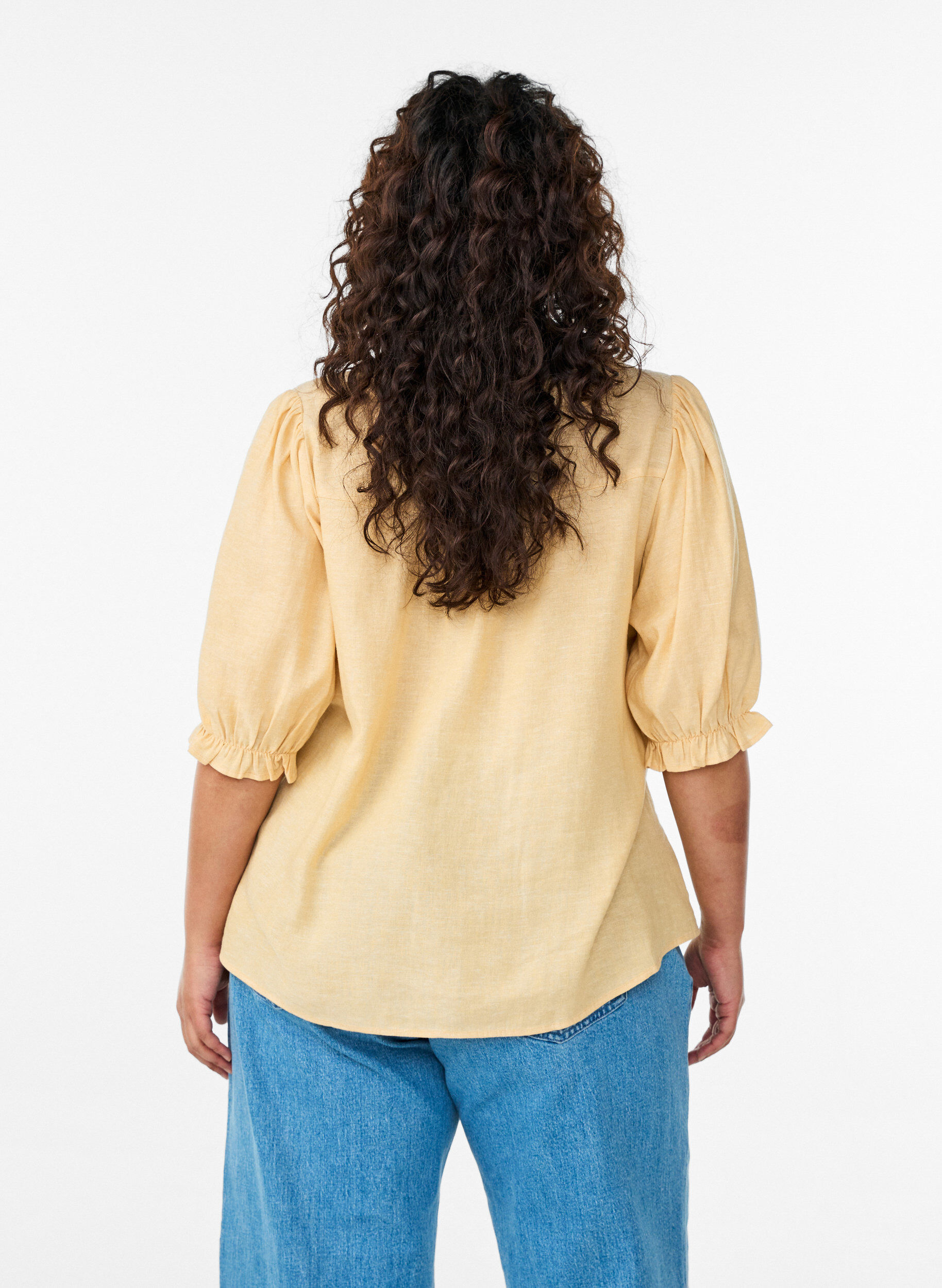 Zizzi Blouse en lin et viscose avec manches 1/2, Jaune clair, Model image number 2