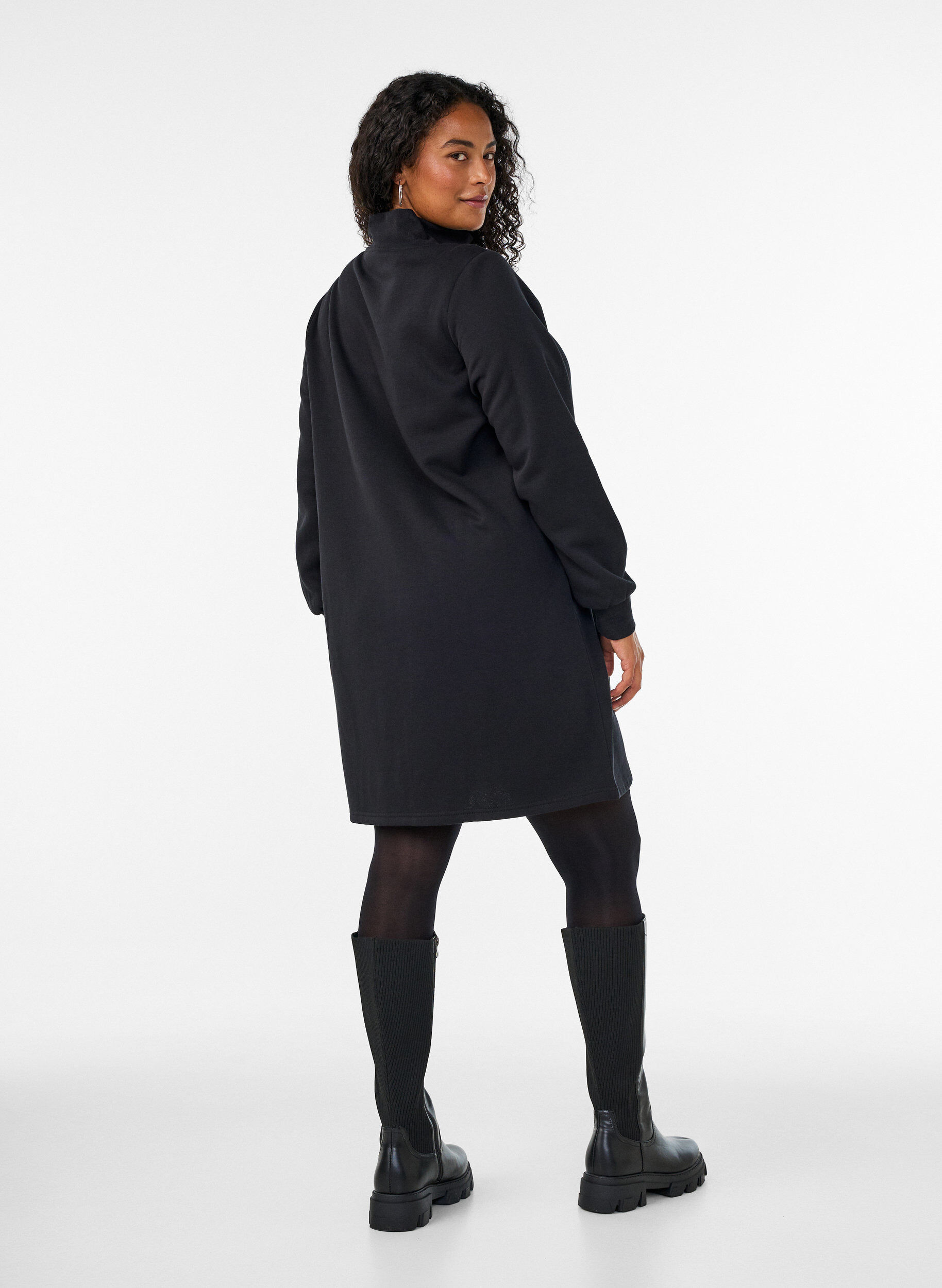 ZizziRobe sweat avec col montant c&ocirc;tel&eacute; et zip, Noir, Model image number 2